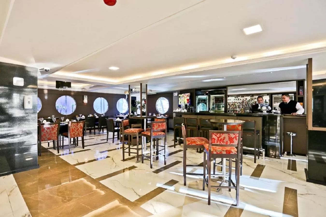Restaurant/places to eat in Sandri Palace Hotel