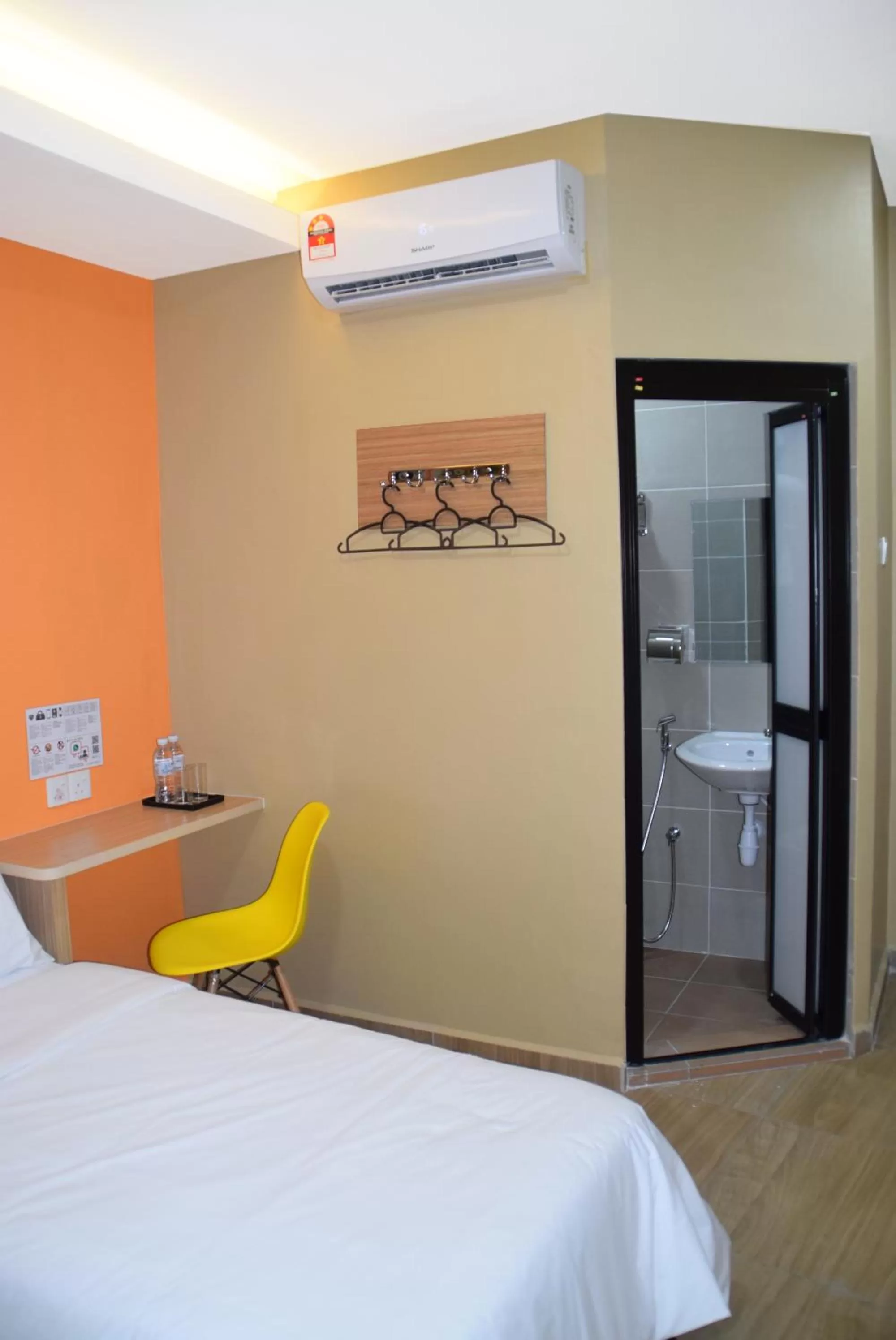 Photo of the whole room, Bed in Asiago Hotel