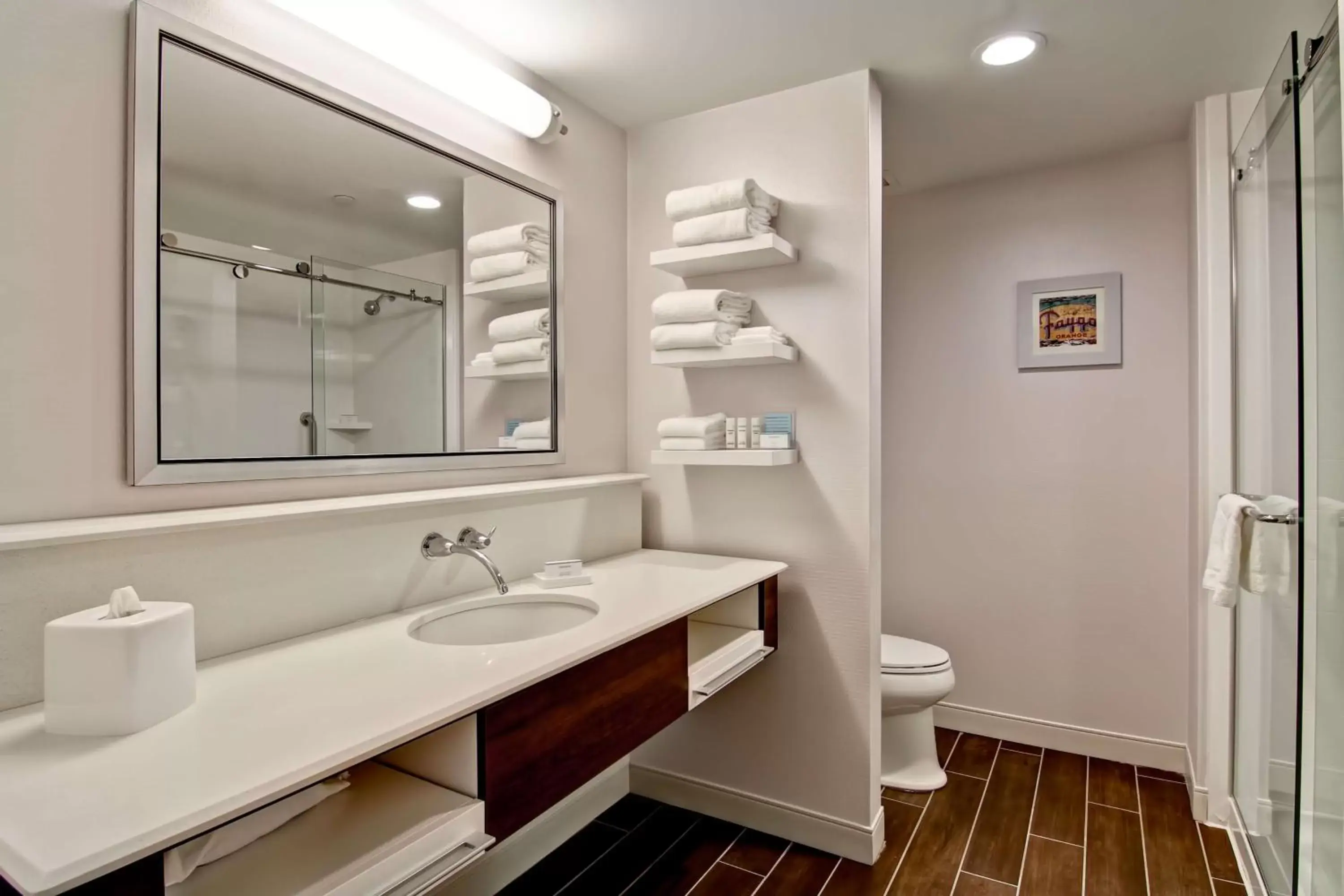 Bathroom in Hampton Inn & Suites Detroit/Troy
