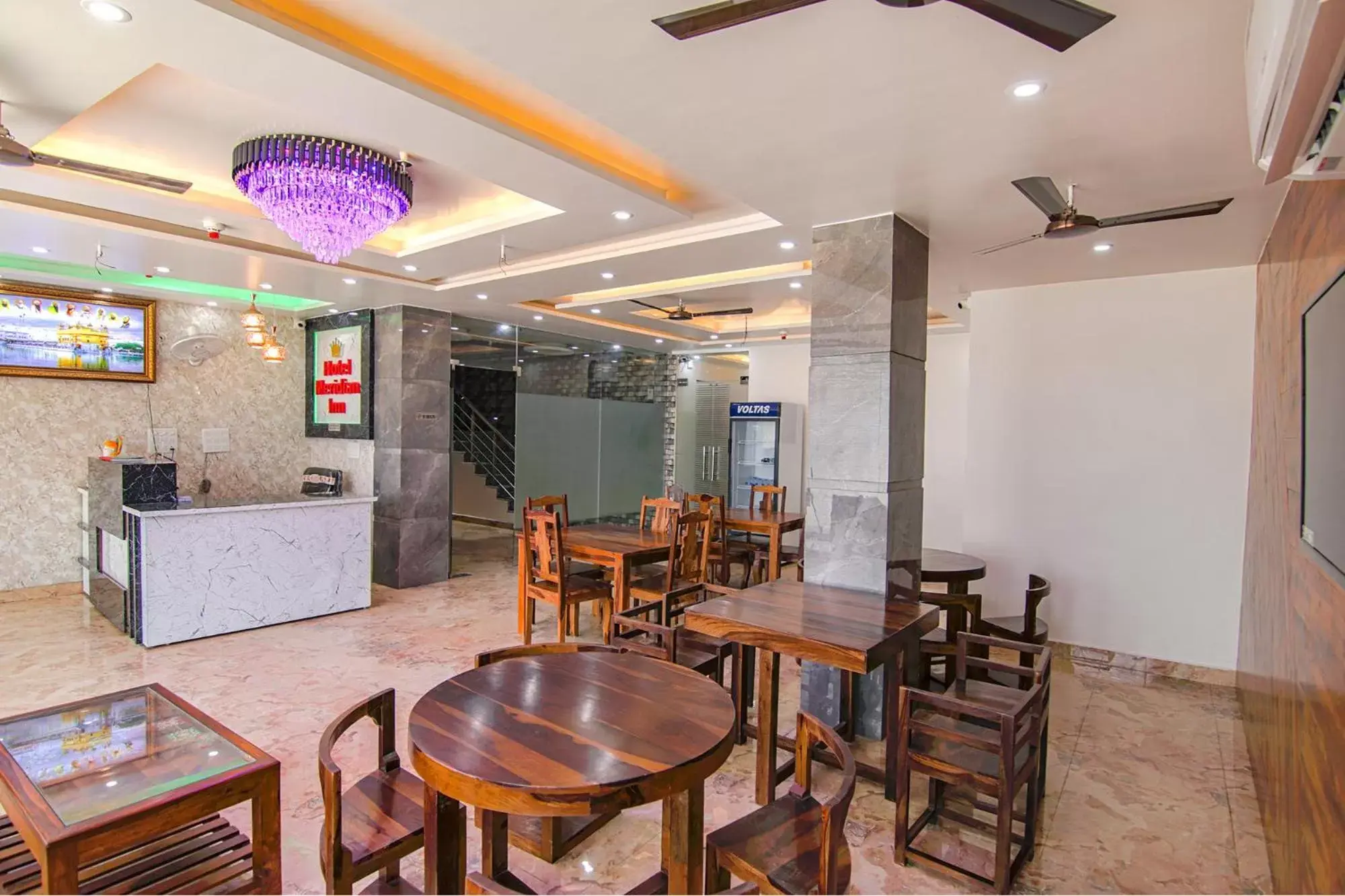 Restaurant/places to eat in FabHotel Meridian Inn Restaurant/places to eat in FabHotel Meridian Inn