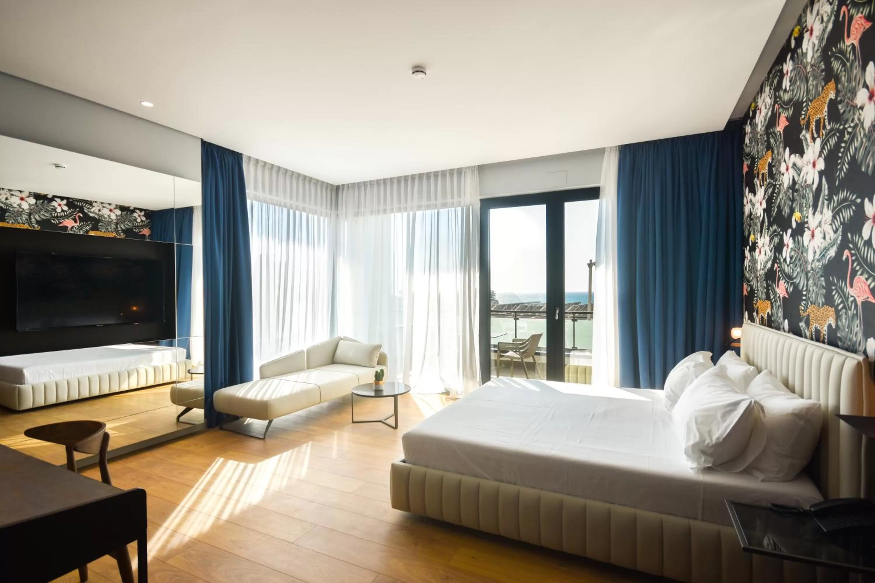 TV and multimedia in Flamingo Hotel