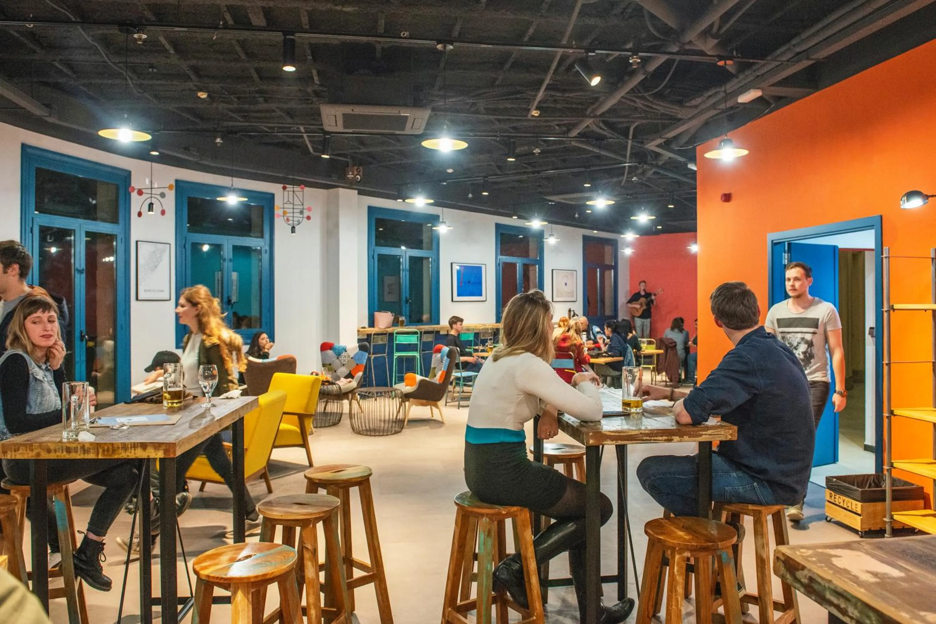 Lounge or bar in Safestay Barcelona Passeig de Gràcia