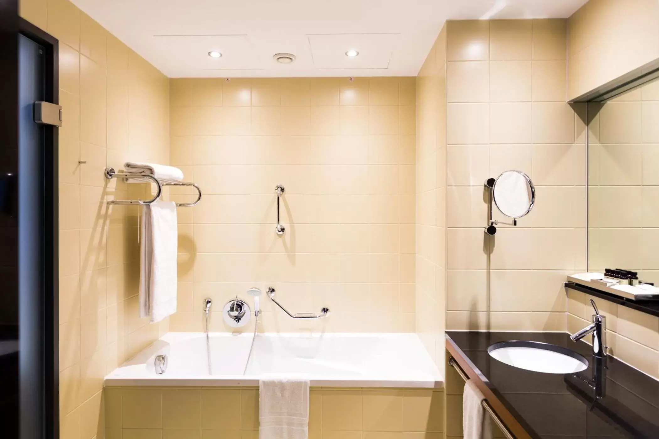 Shower, Bathroom in Pullman Eindhoven Cocagne