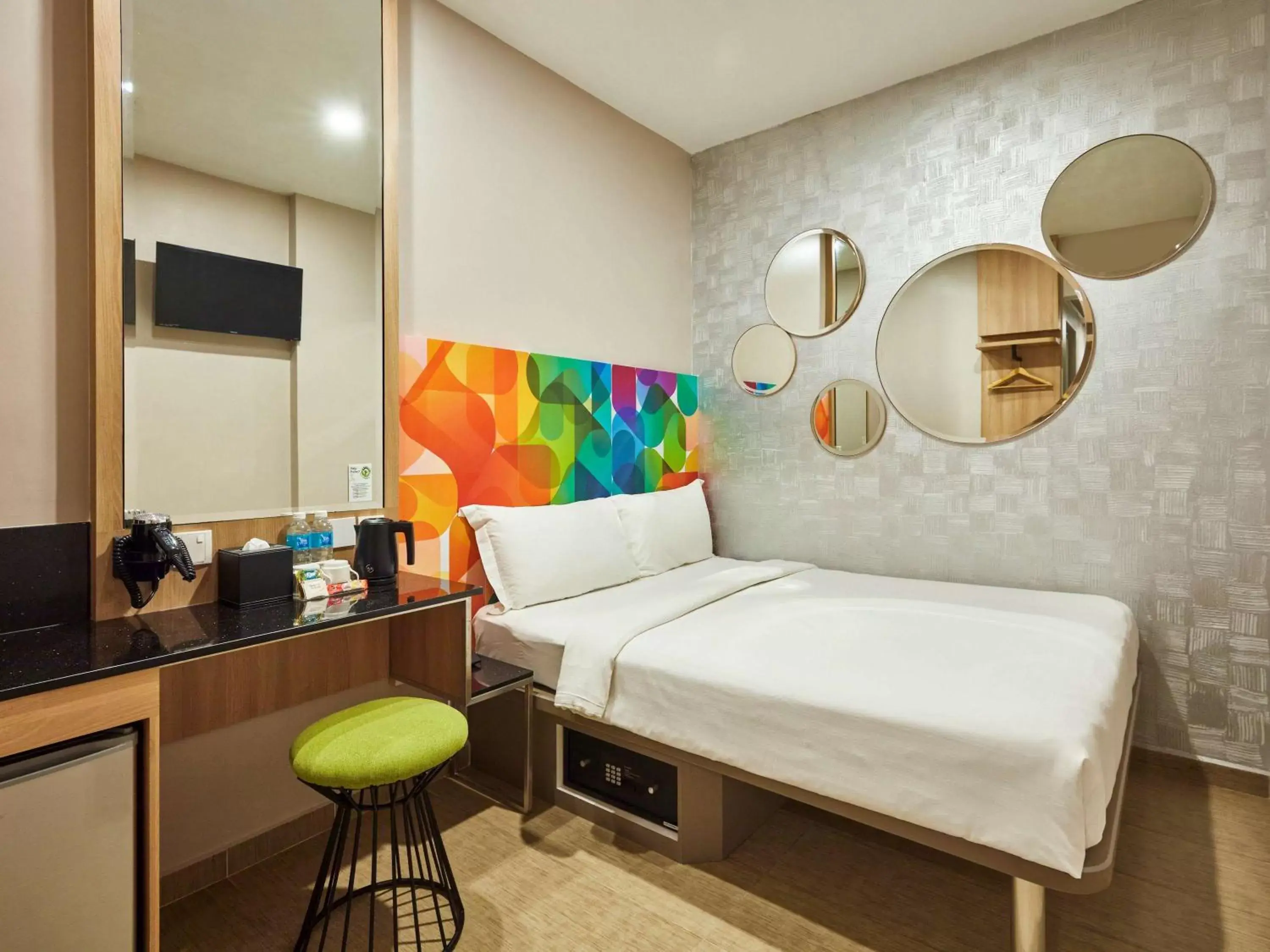 Bedroom, Bed in ibis budget Singapore Clarke Quay
