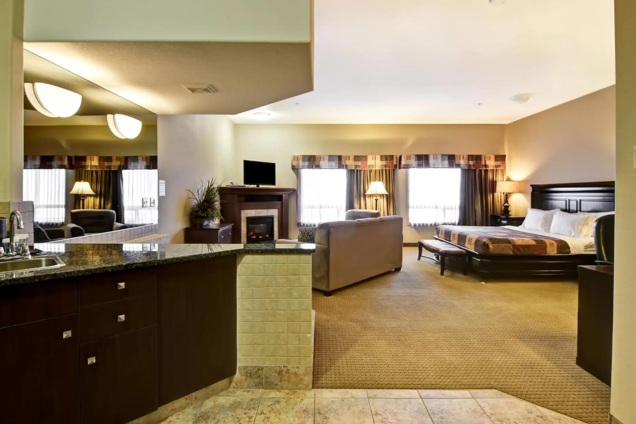 Photo of the whole room in Canalta Camrose