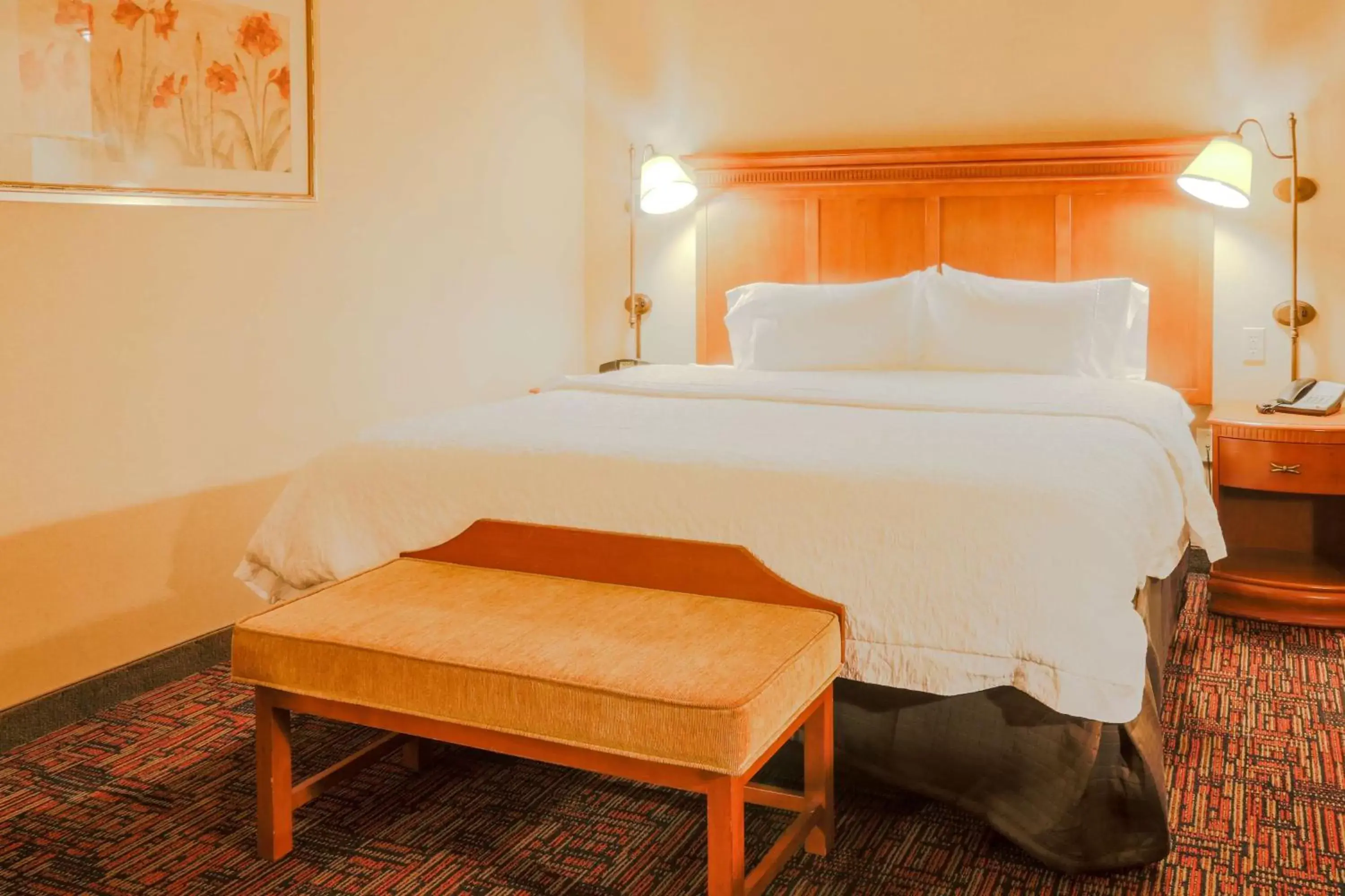 Bed in Hampton Inn & Suites Tomball