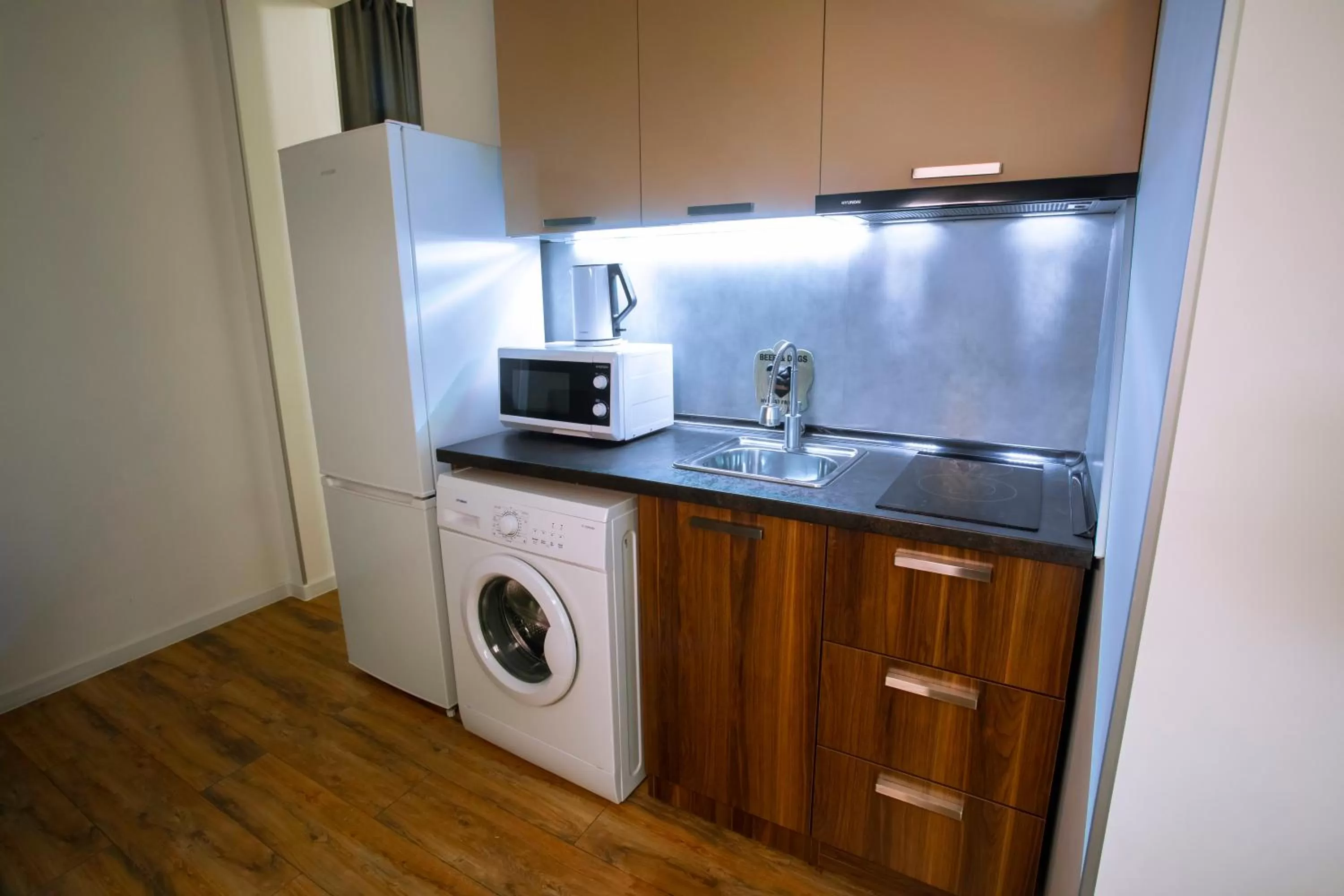 Kitchen or kitchenette in Apart Hotel West