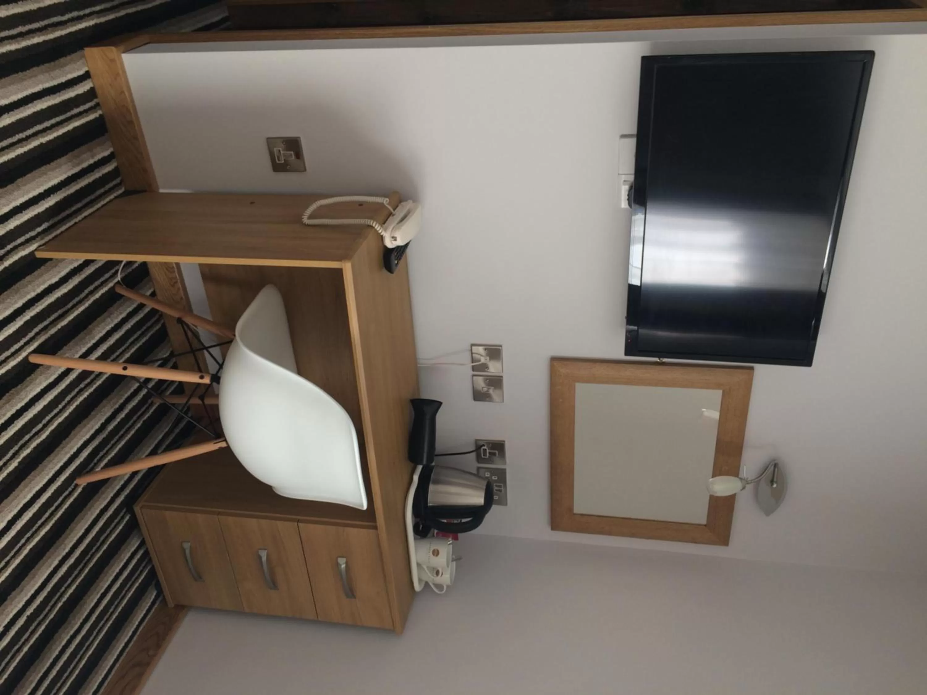 TV and multimedia in Best Western Lancaster Morecambe Lothersdale Hotel