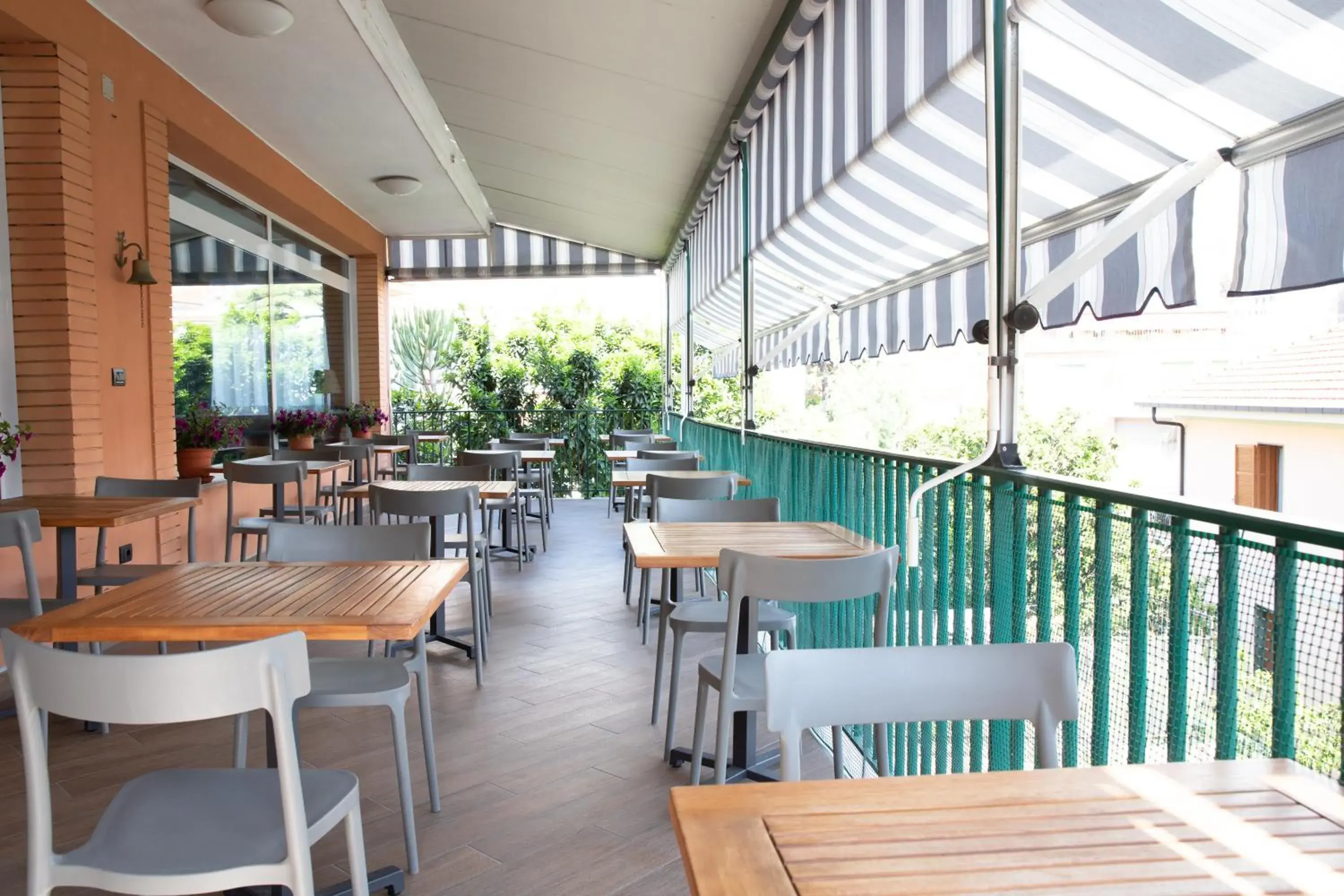 Balcony/Terrace, Restaurant/Places to Eat in Hotel Ariston