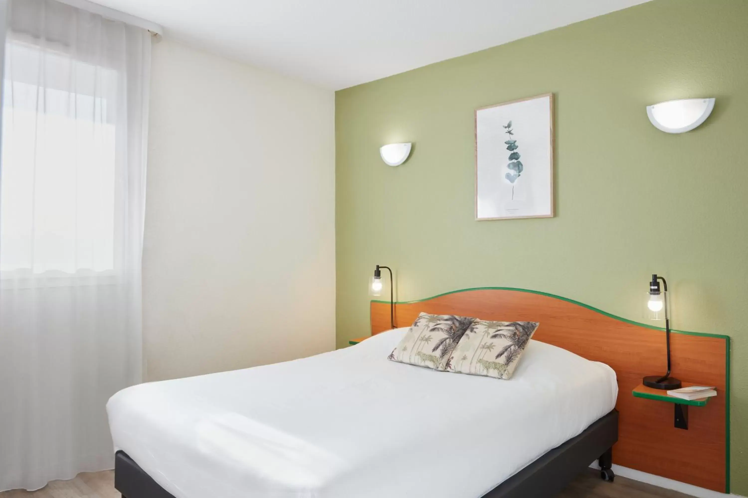 Bedroom, Bed in Aparthotel Adagio Access Bordeaux Rodesse