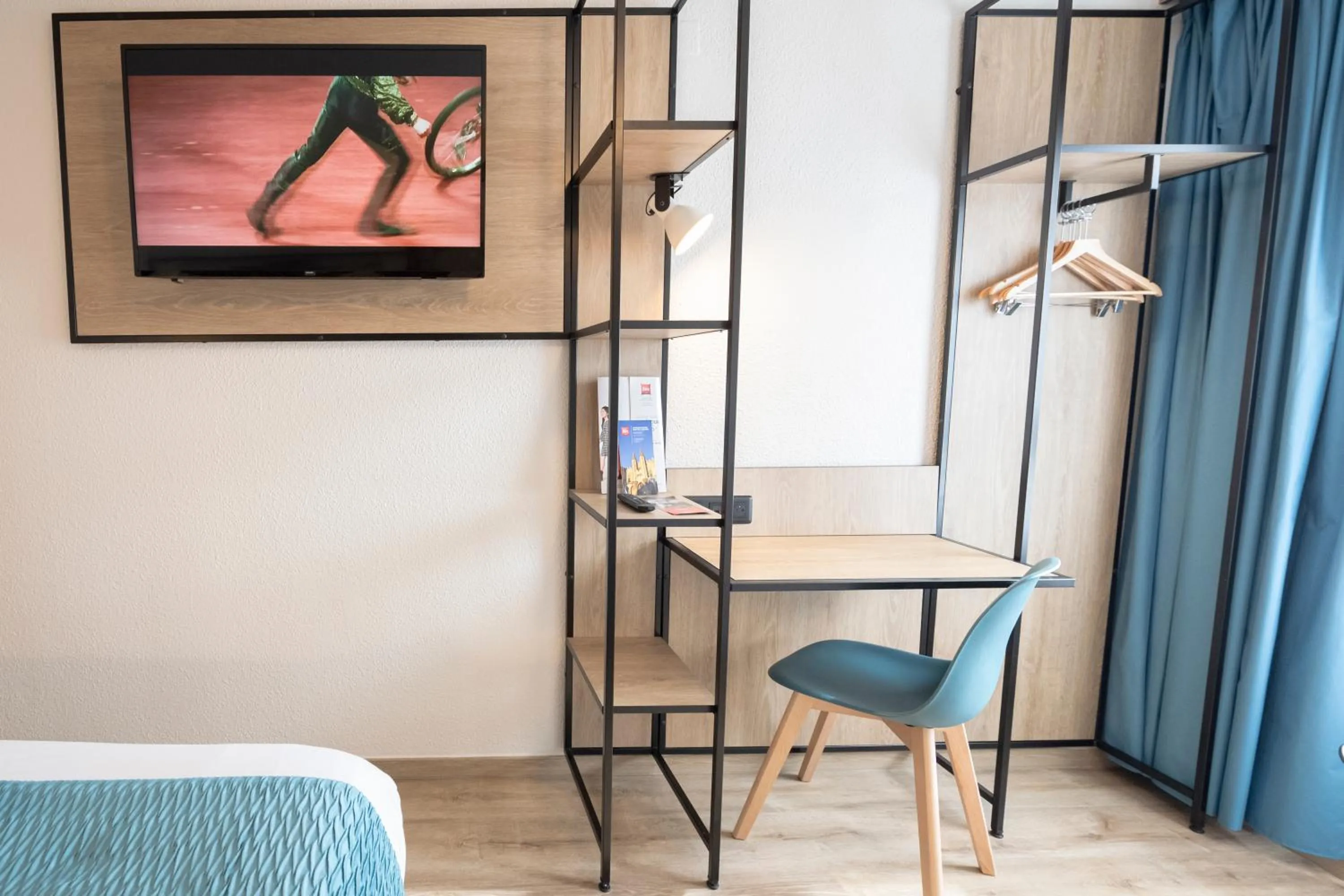 Bedroom in ibis Avignon Centre Pont De L'Europe