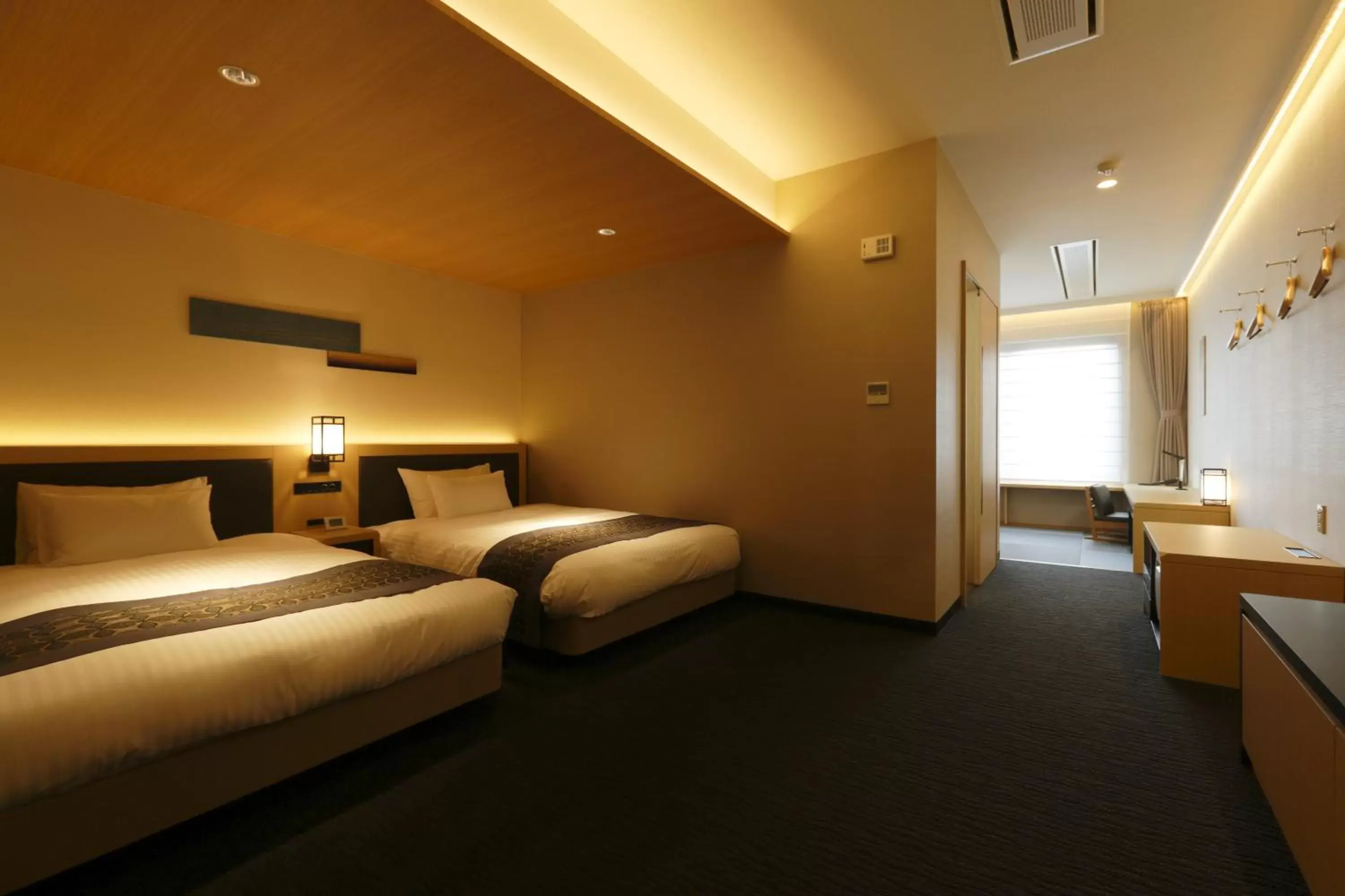 Photo of the whole room, Bed in Kanazawa Sainoniwa Hotel