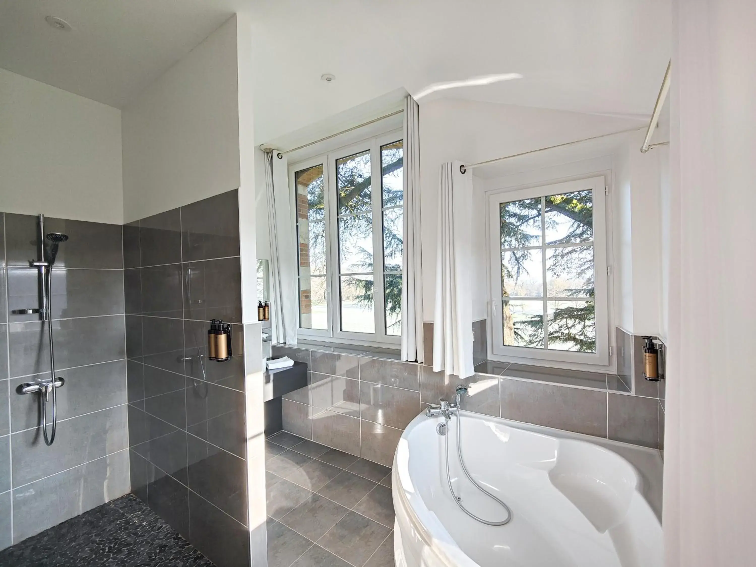 Bathroom in Hotel Château de la Barbinière