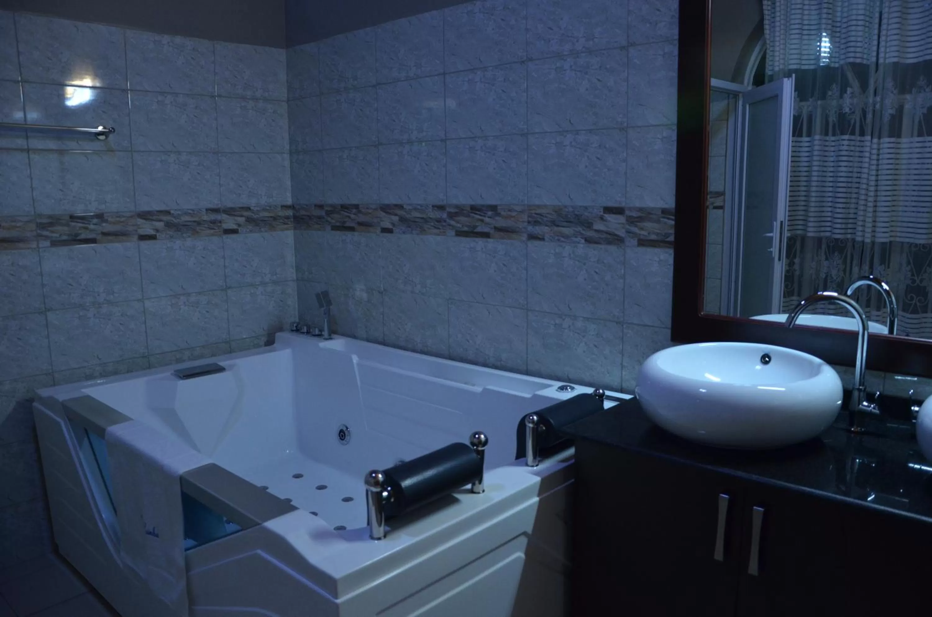 Bathroom in Villa Asimba