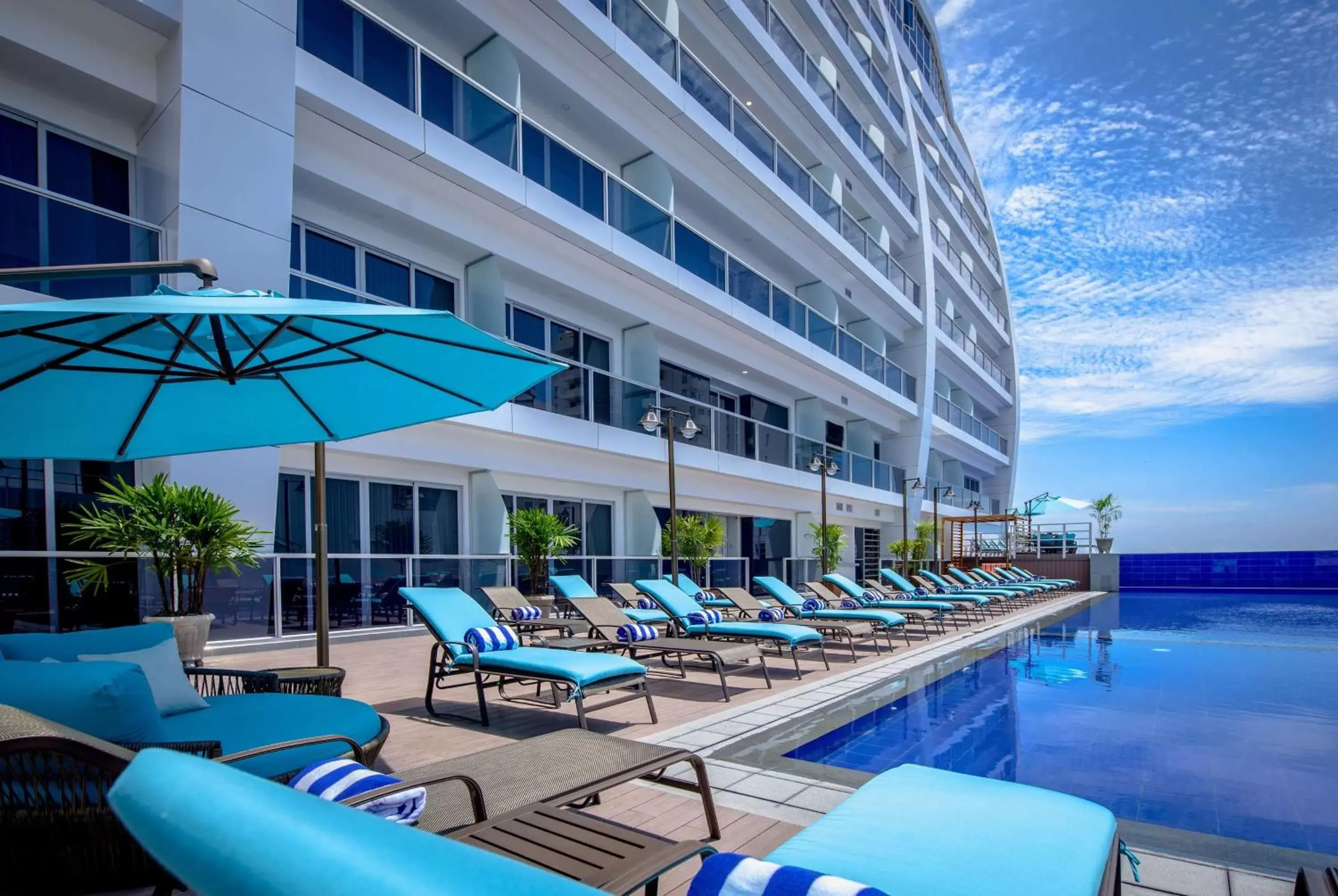 Day, Swimming Pool in Wyndham Manta Sail Plaza Hotel and Convention Center