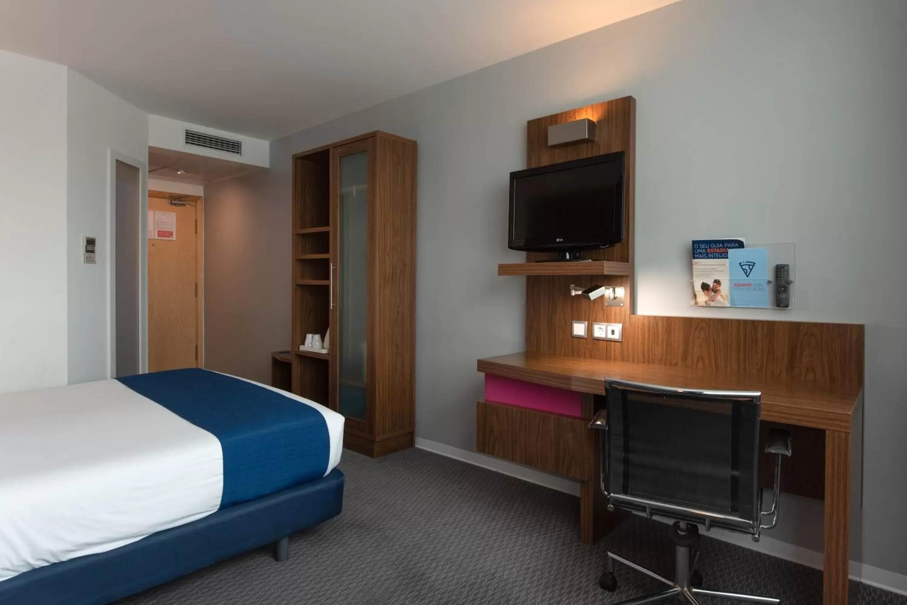 Standard Double or Twin Room in Holiday Inn Express Lisbon Airport, an IHG Hotel