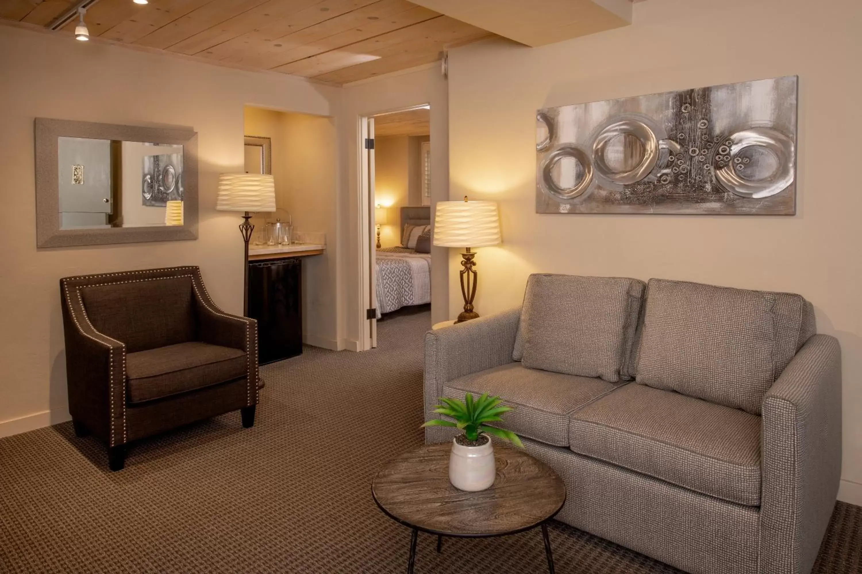 Living room, Seating Area in Carmel Country Inn