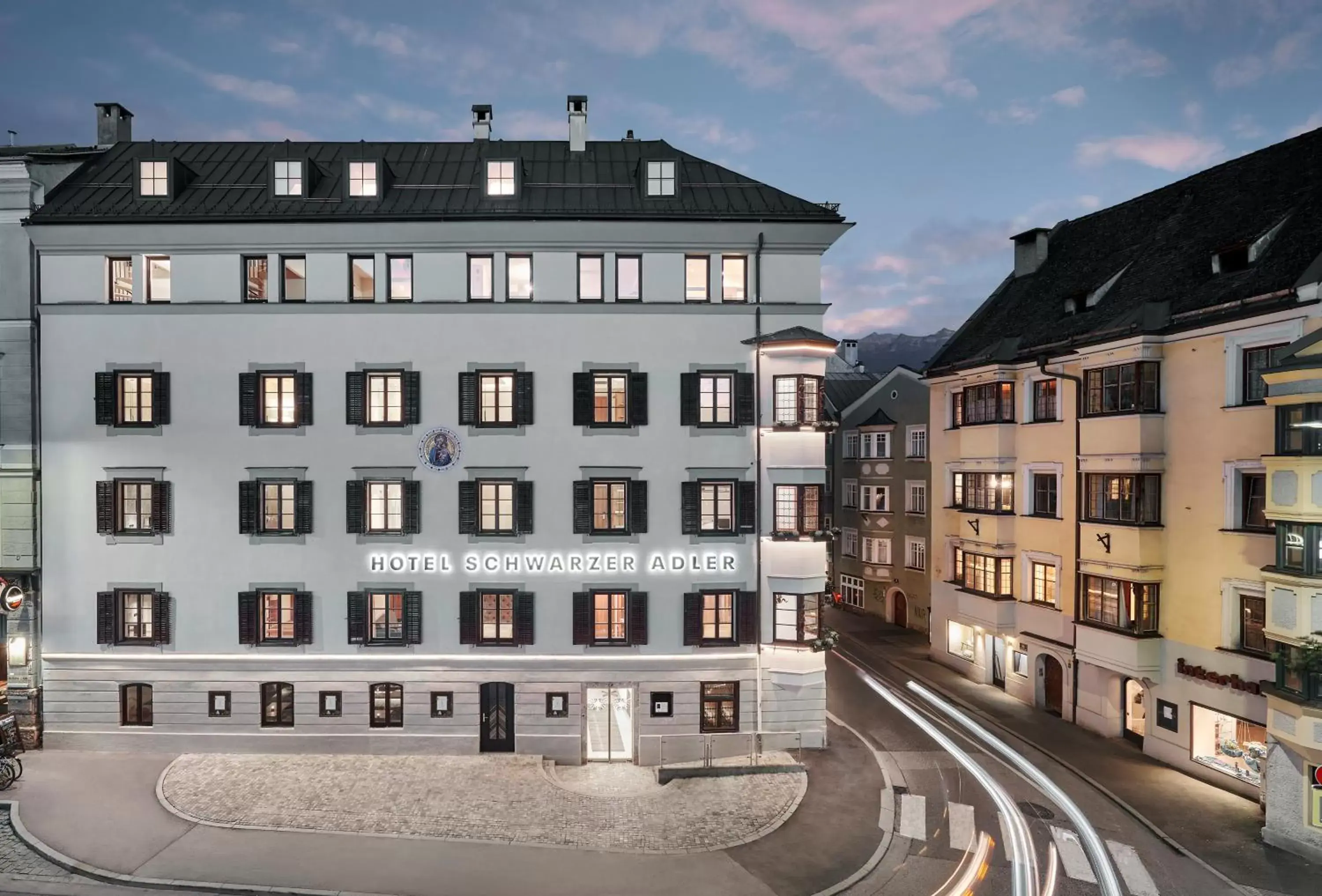 Facade/entrance, Property Building in Hotel Schwarzer Adler Innsbruck