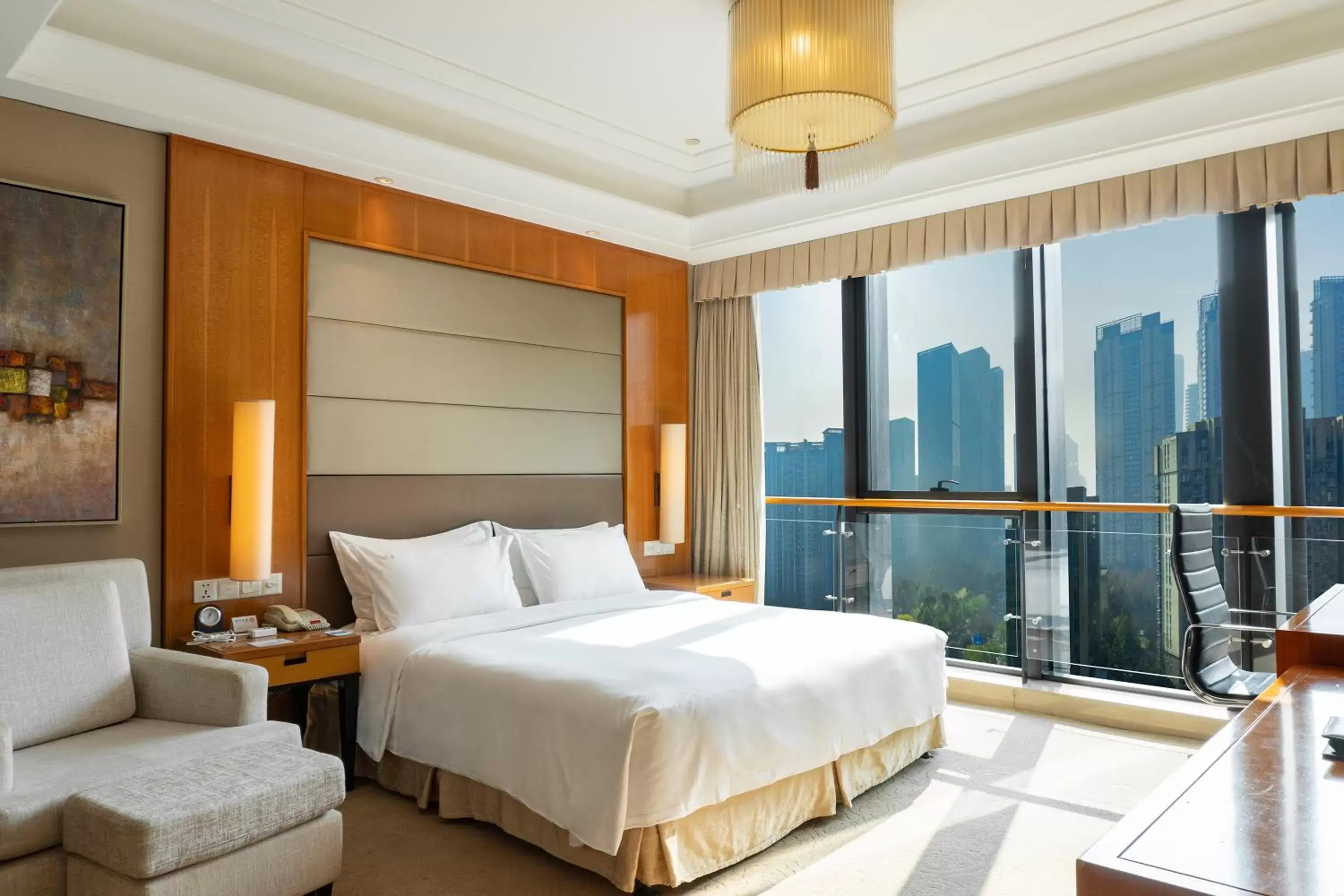 Bed in Holiday Inn Hangzhou CBD, an IHG Hotel
