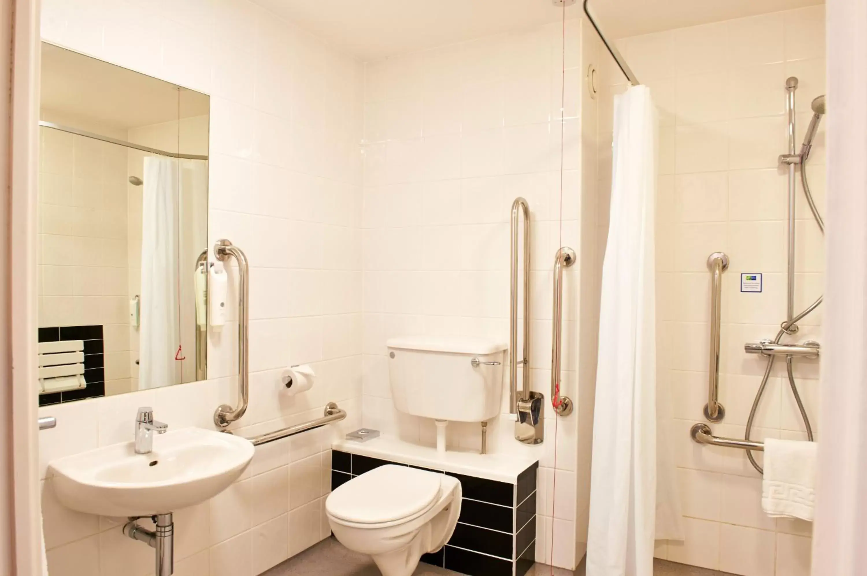 Photo of the whole room, Bathroom in Holiday Inn Express Manchester Airport, an IHG Hotel