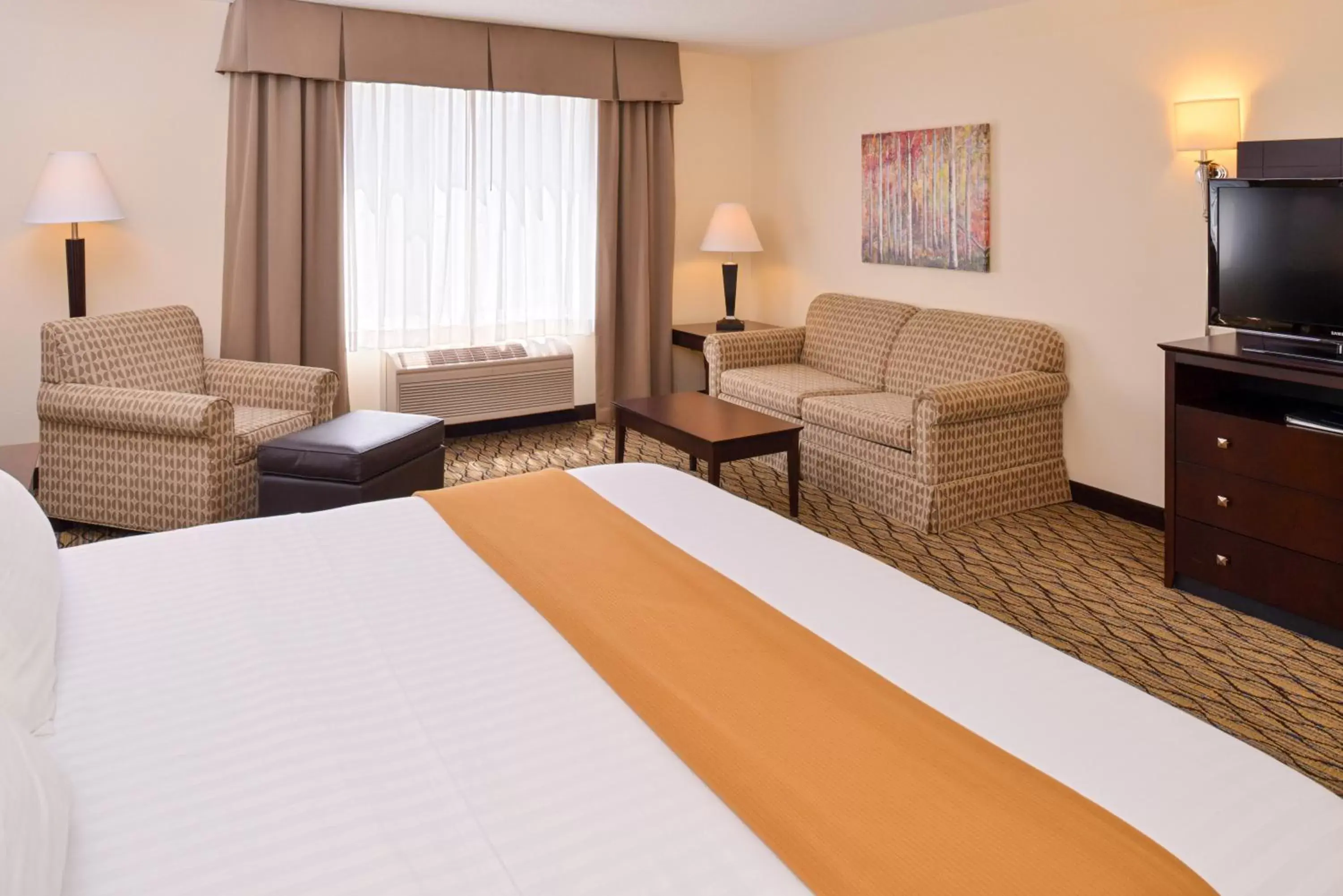 Photo of the whole room, Bed in Holiday Inn Express St Croix Valley, an IHG Hotel