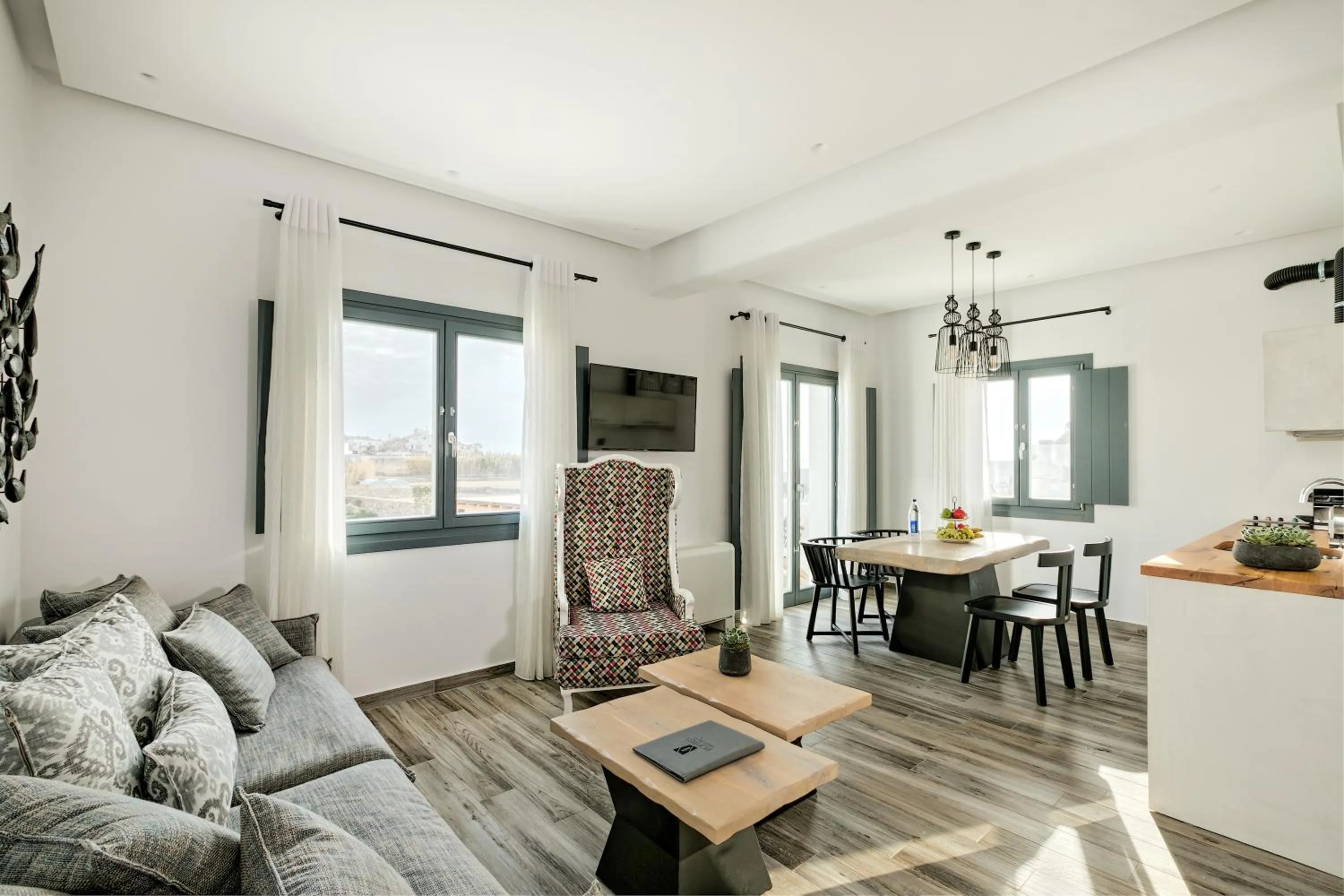 Kitchen or kitchenette in Portes Suites & Villas Mykonos