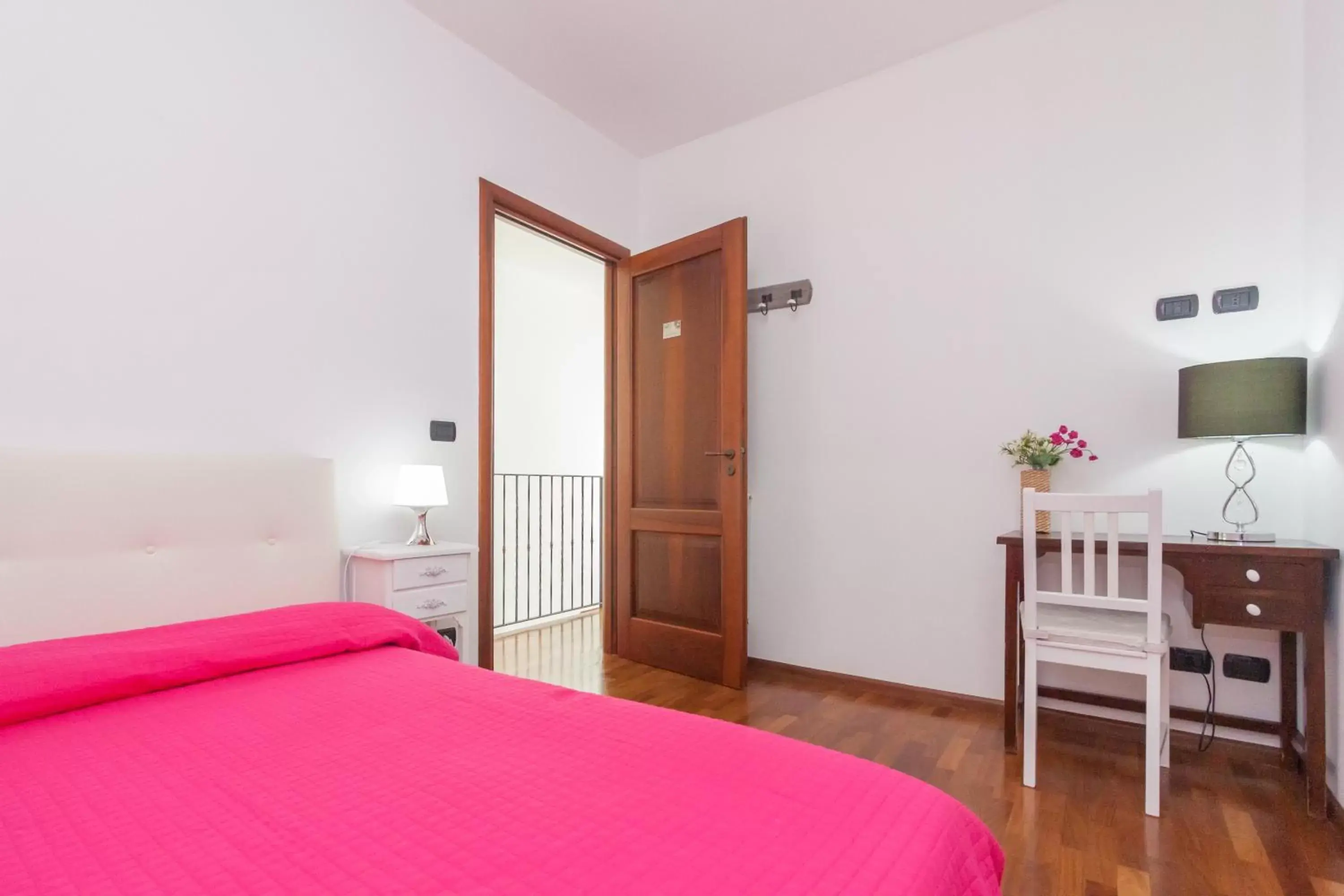 Bed in B&B BOUTIQUE DI CHARME "ETNA-RELAX-NATURA"