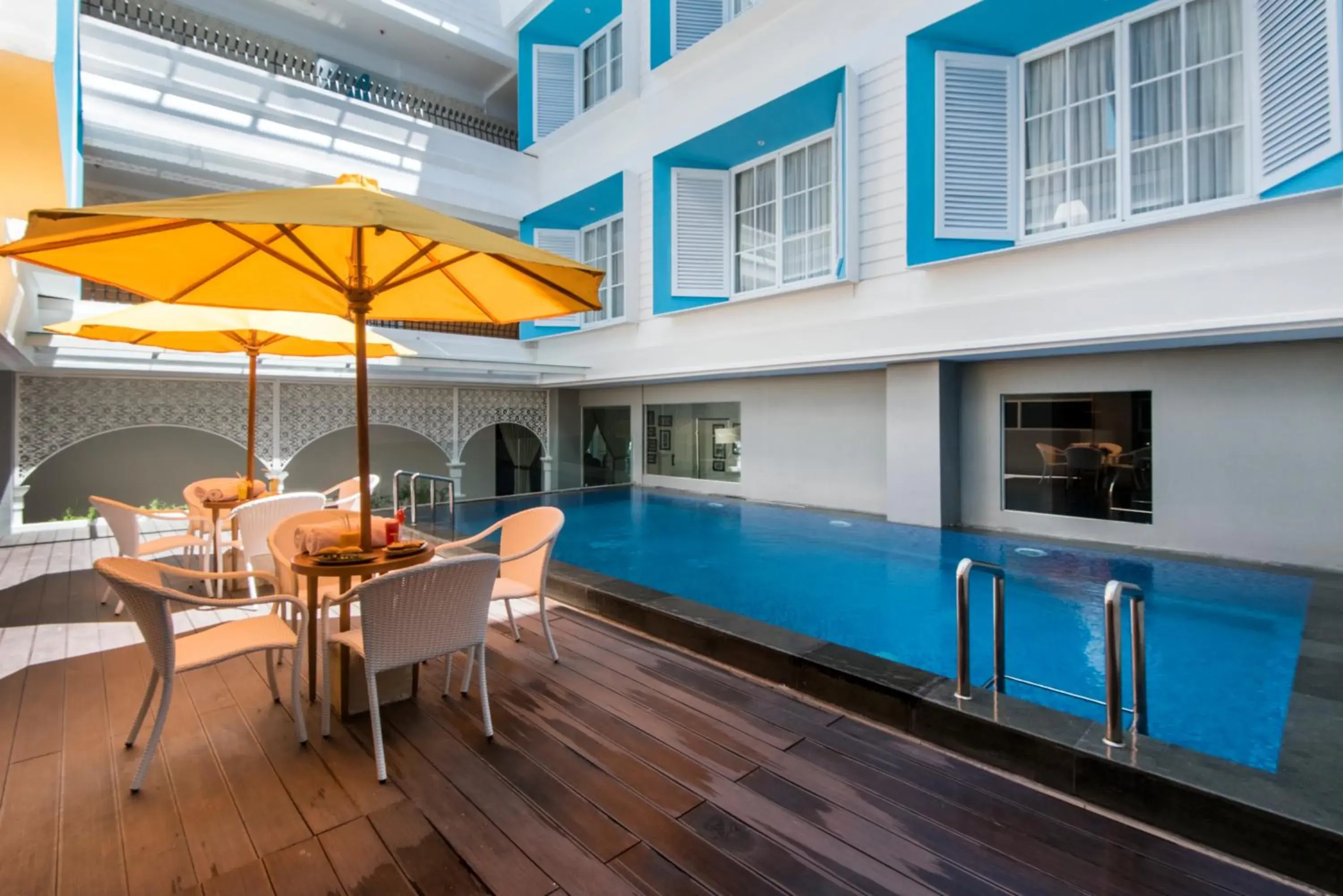 Swimming Pool in Yan's House Hotel