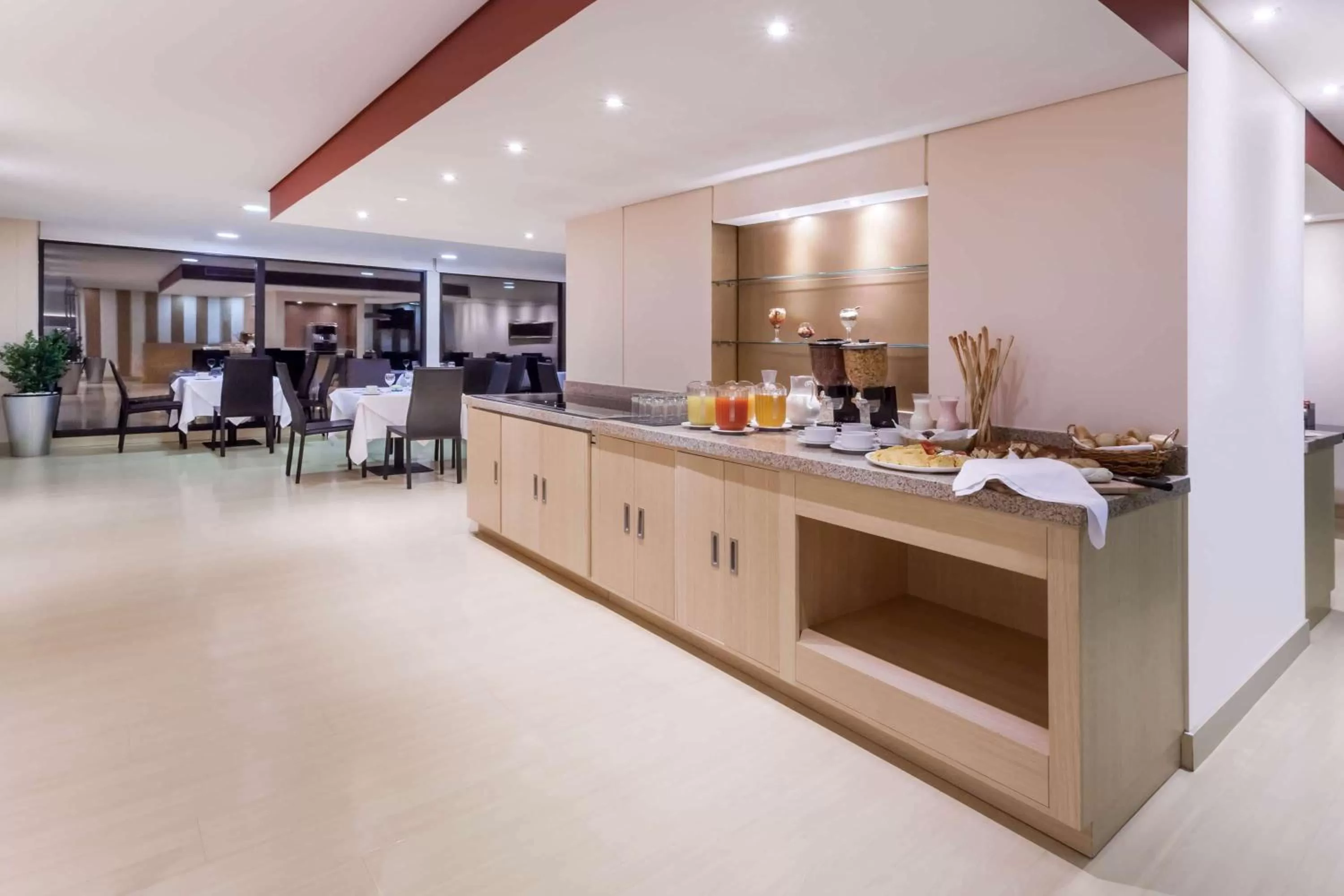 Lounge or bar in Wyndham Bogota