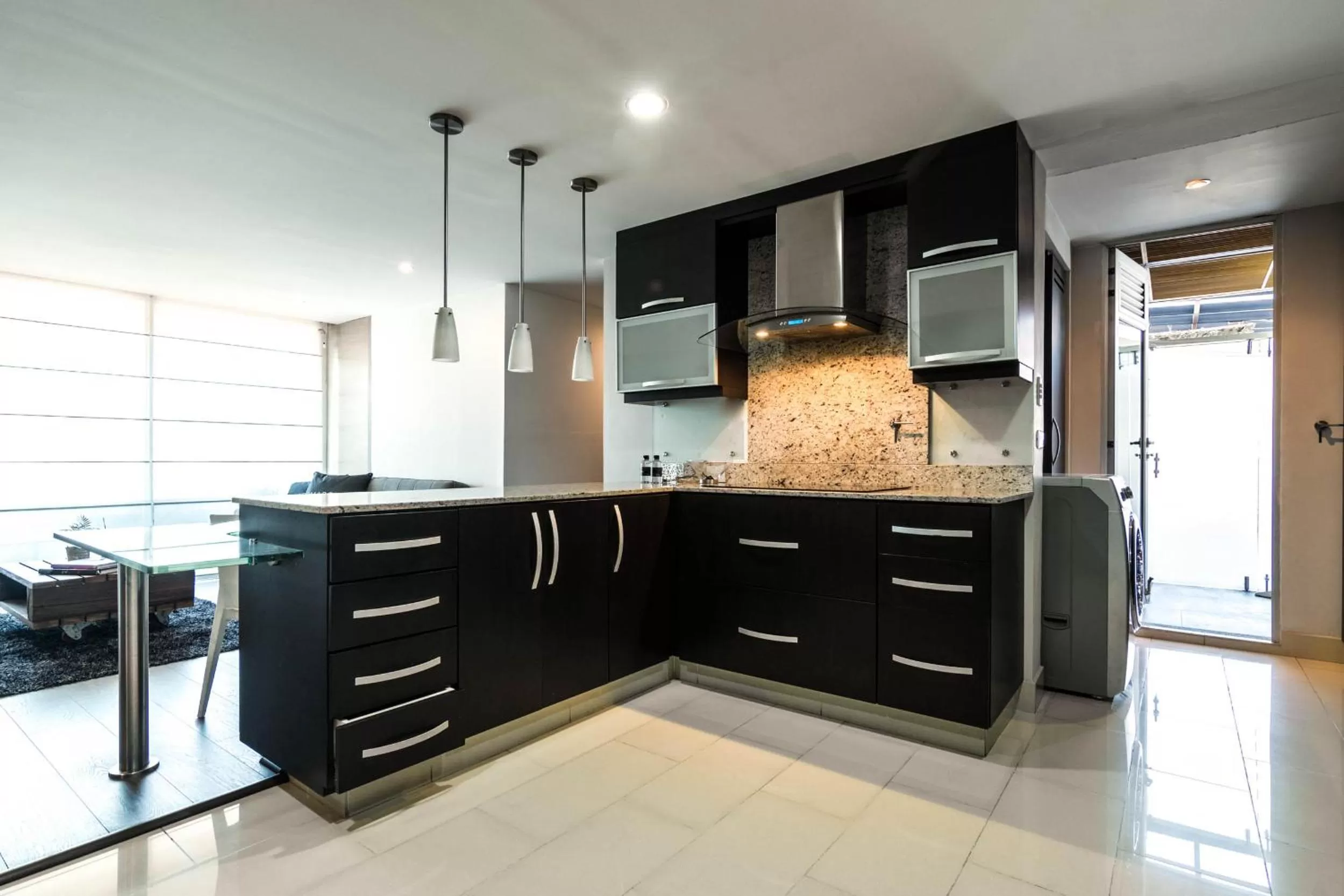 Kitchen or kitchenette in Apartamentos Poblado Alejandría by HOUSY HOST