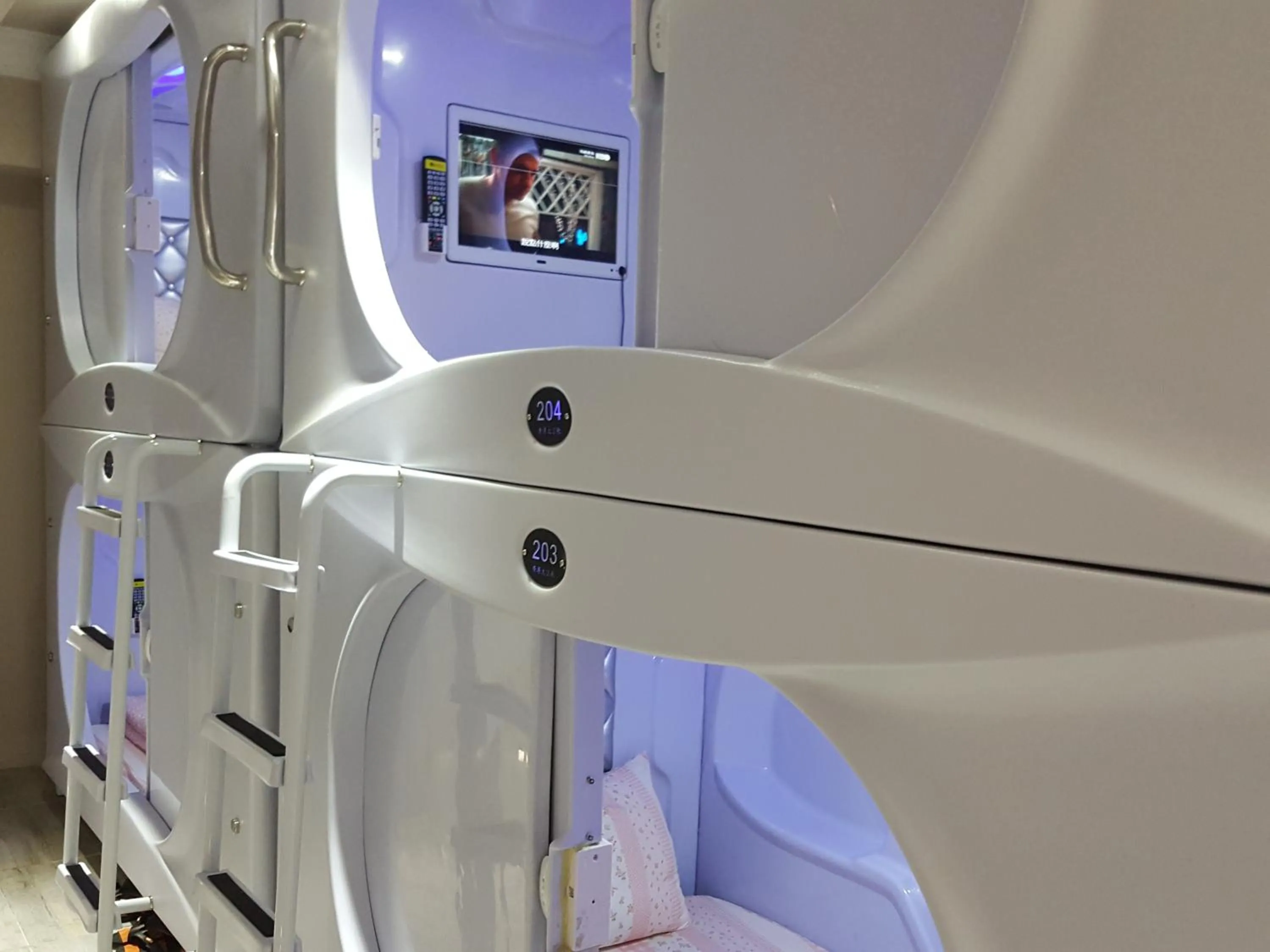 橙舍太空艙 TW Capsule Hostel