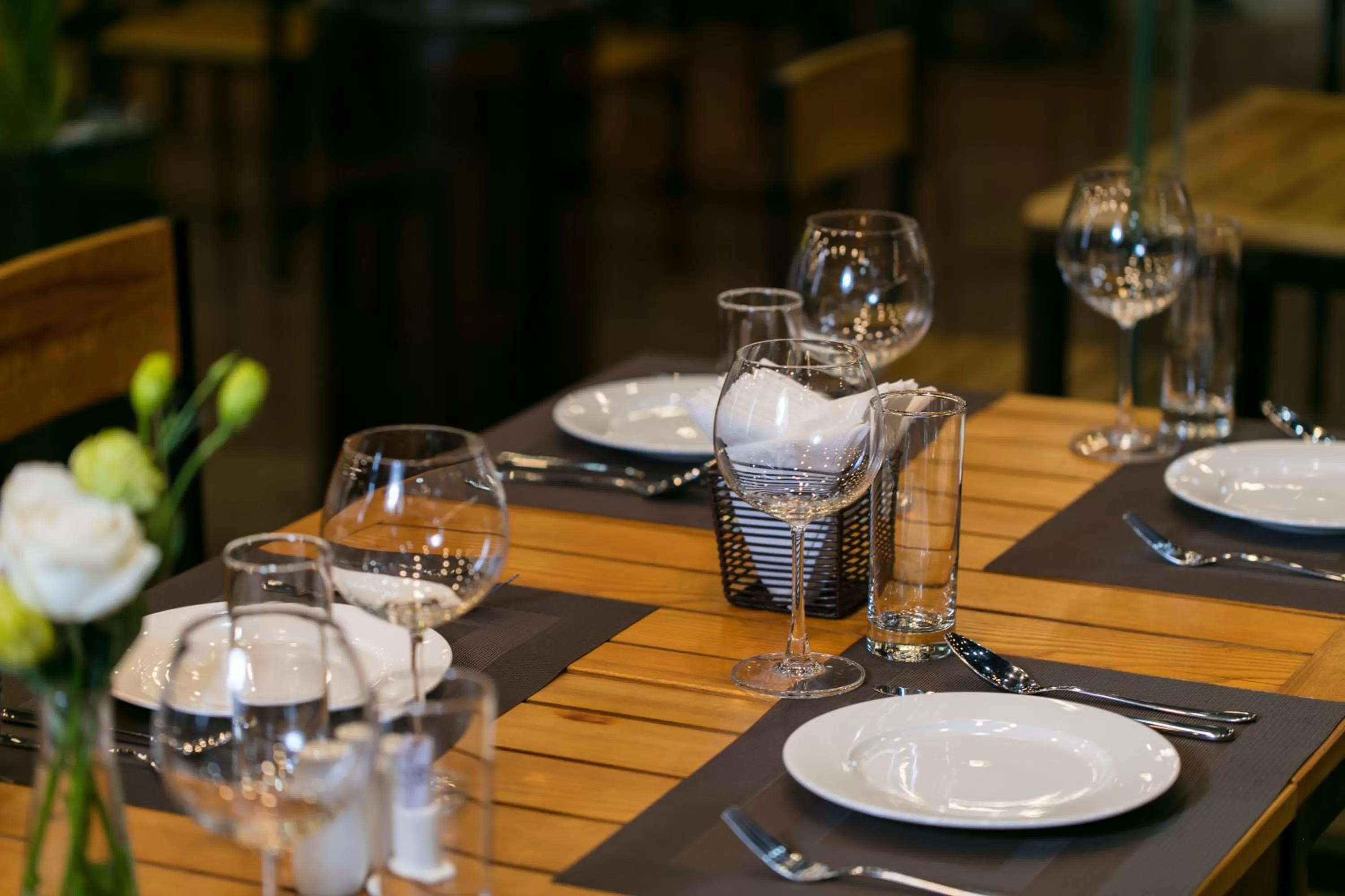 Restaurant/places to eat in Halais Hotel