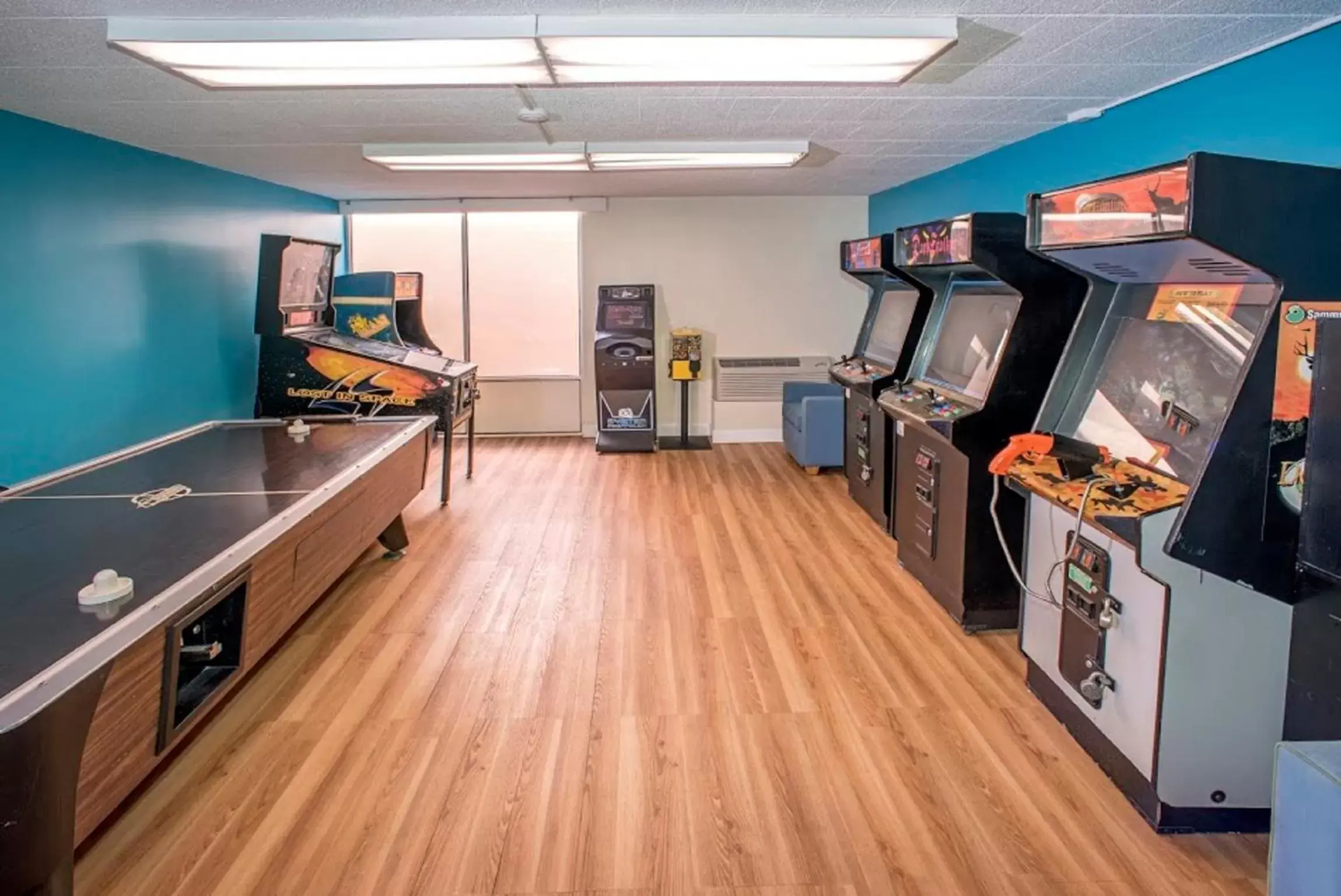 Game Room, Kitchen/Kitchenette in Days Hotel by Wyndham Allentown Airport / Lehigh Valley