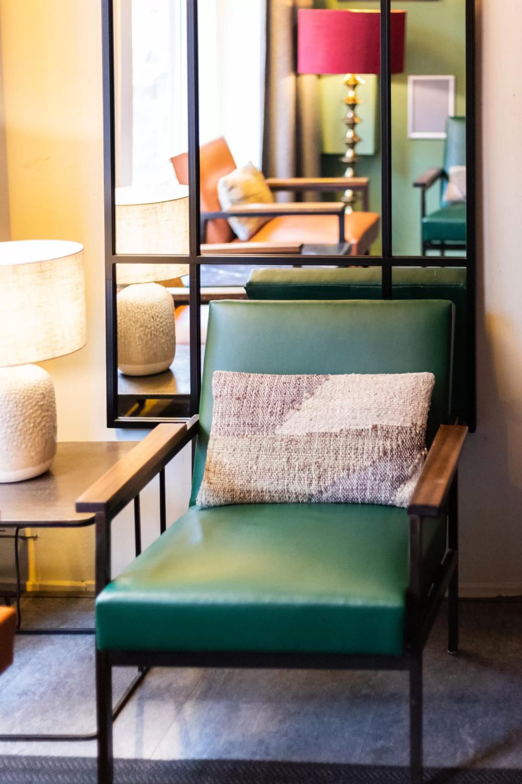 Seating Area in Weber Hotel 397