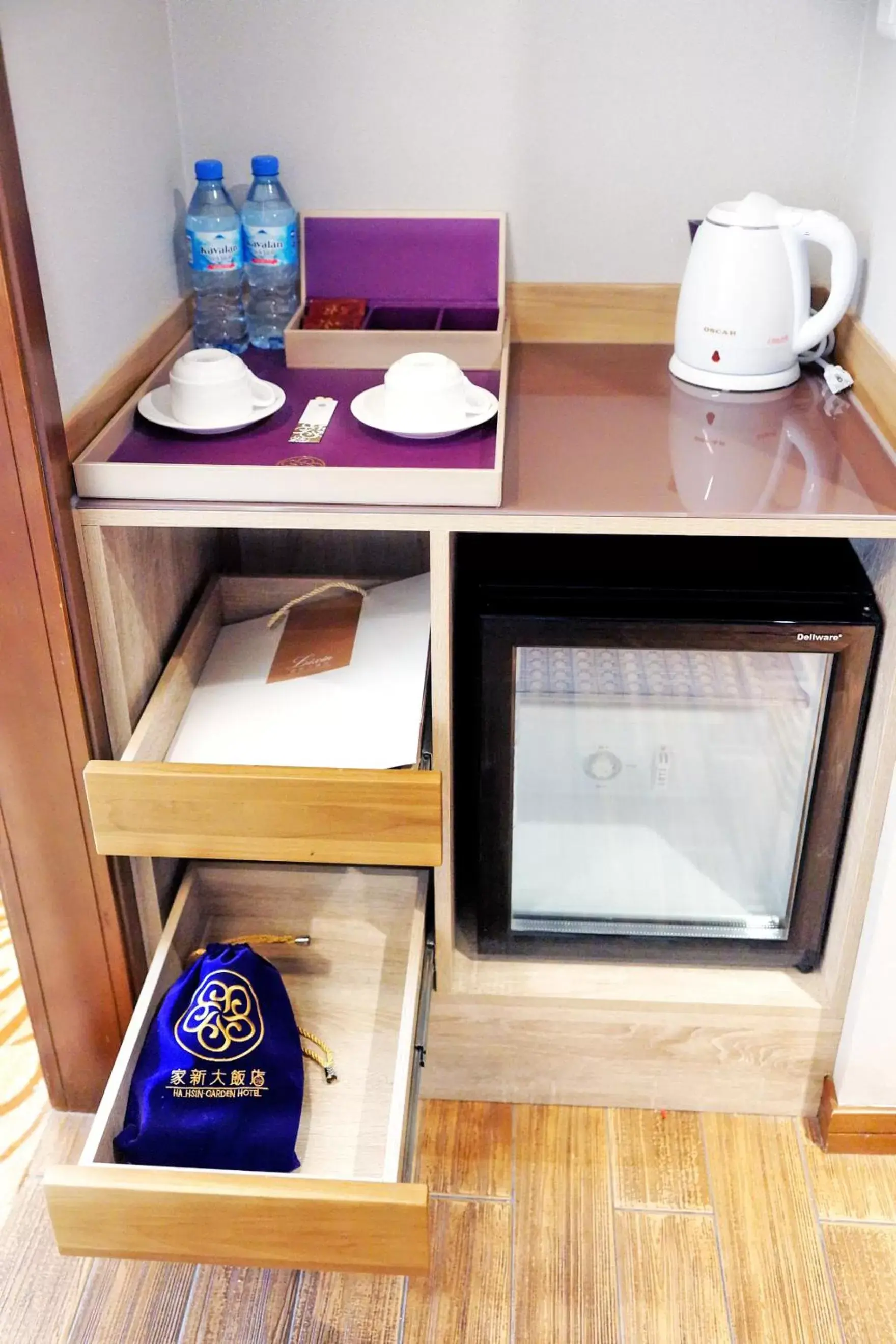 Coffee/tea facilities, TV/Entertainment Center in Jia Hsin Garden Hotel