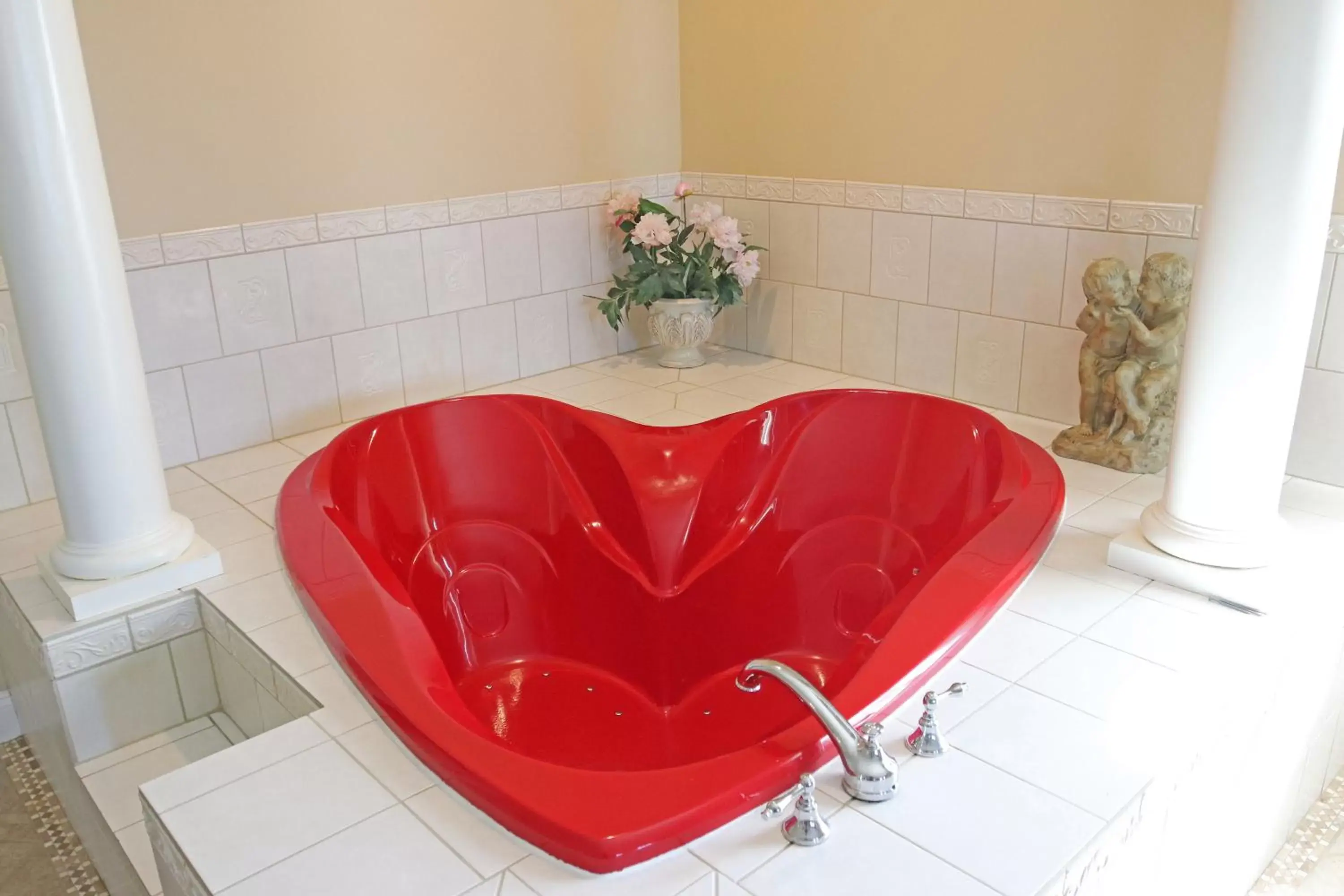 Hot Tub, Seating Area in Best Western White House Inn