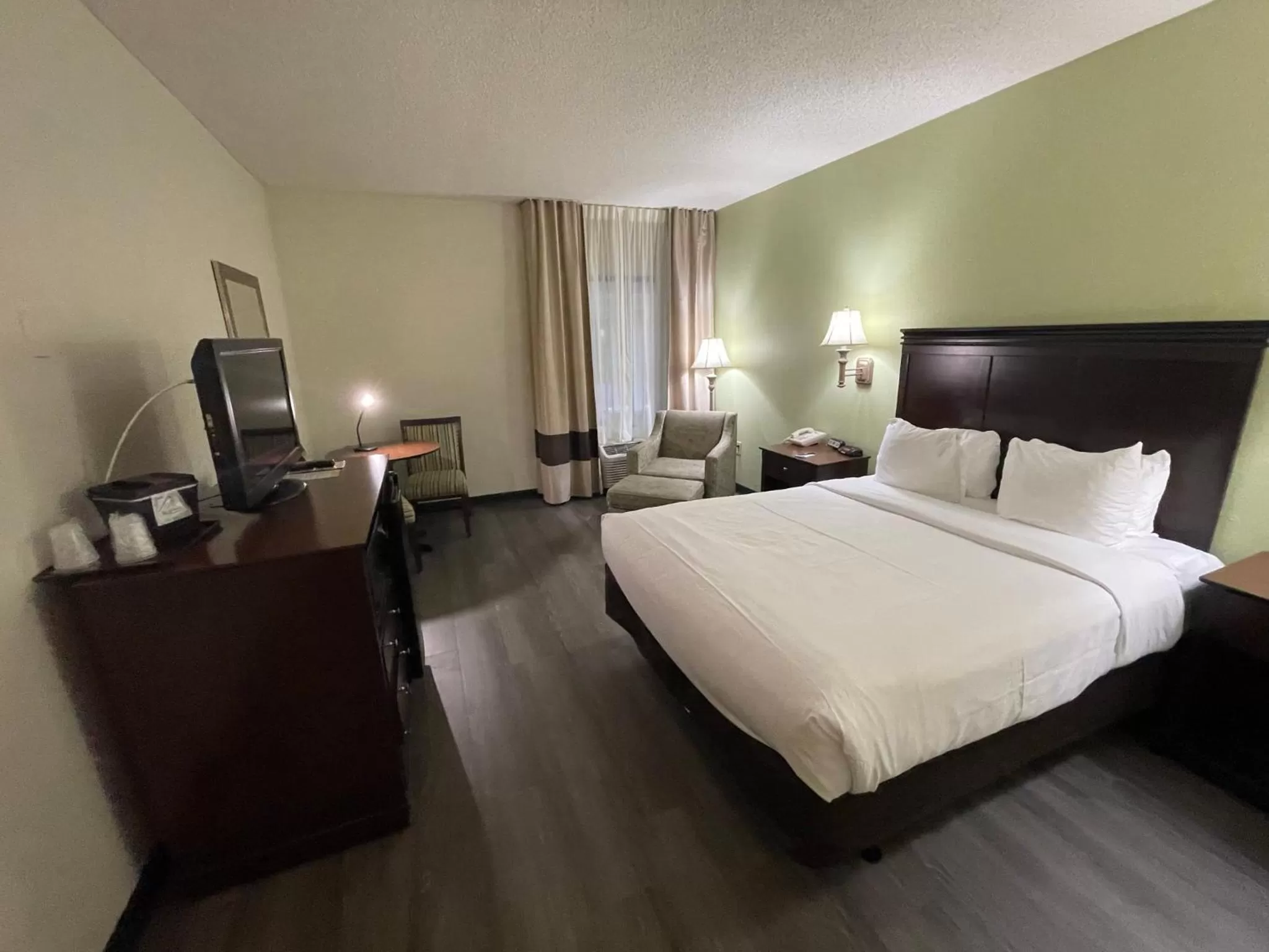 Bed in Comfort Inn Pinehurst - Southern Pines