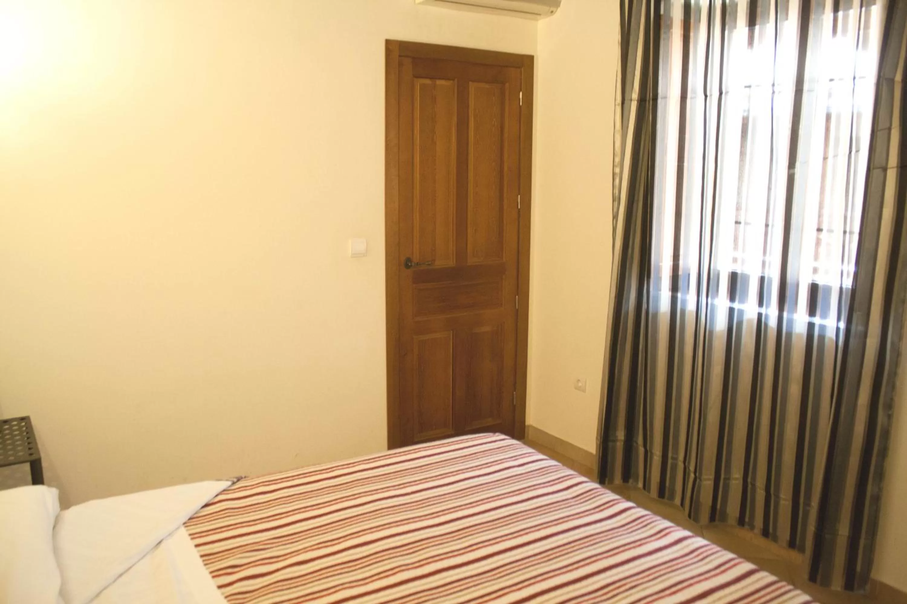 Bedroom, Bed in Abadia Suites