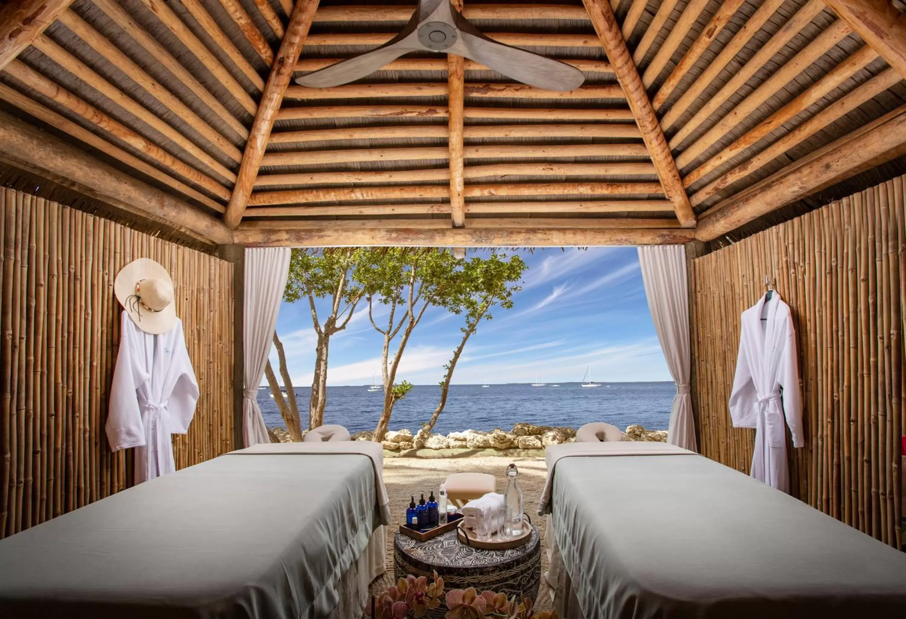 Massage in Bungalows Key Largo - All Inclusive