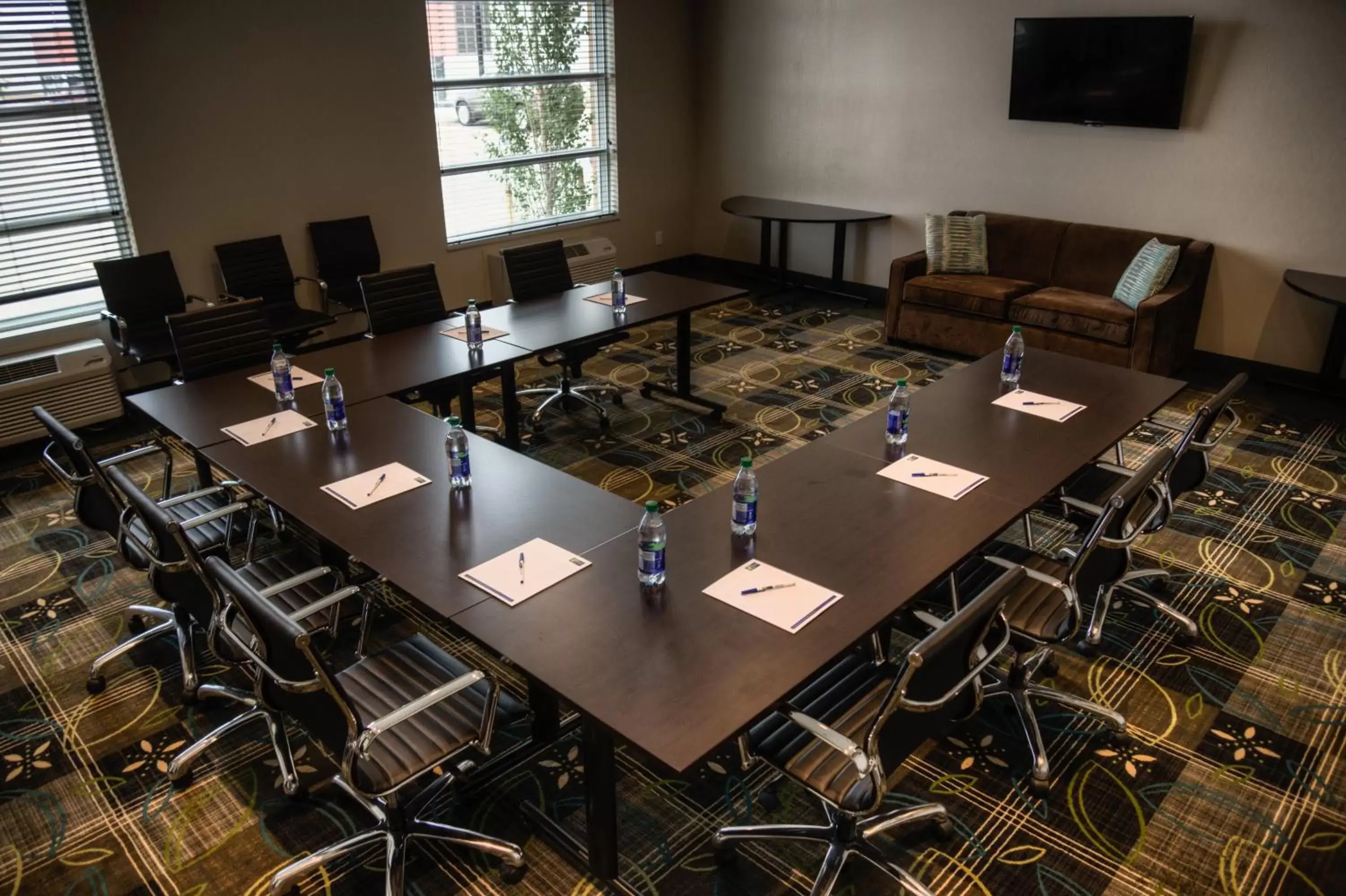 Meeting/conference room in Holiday Inn Express & Suites Spruce Grove - Stony Plain, an IHG Hotel