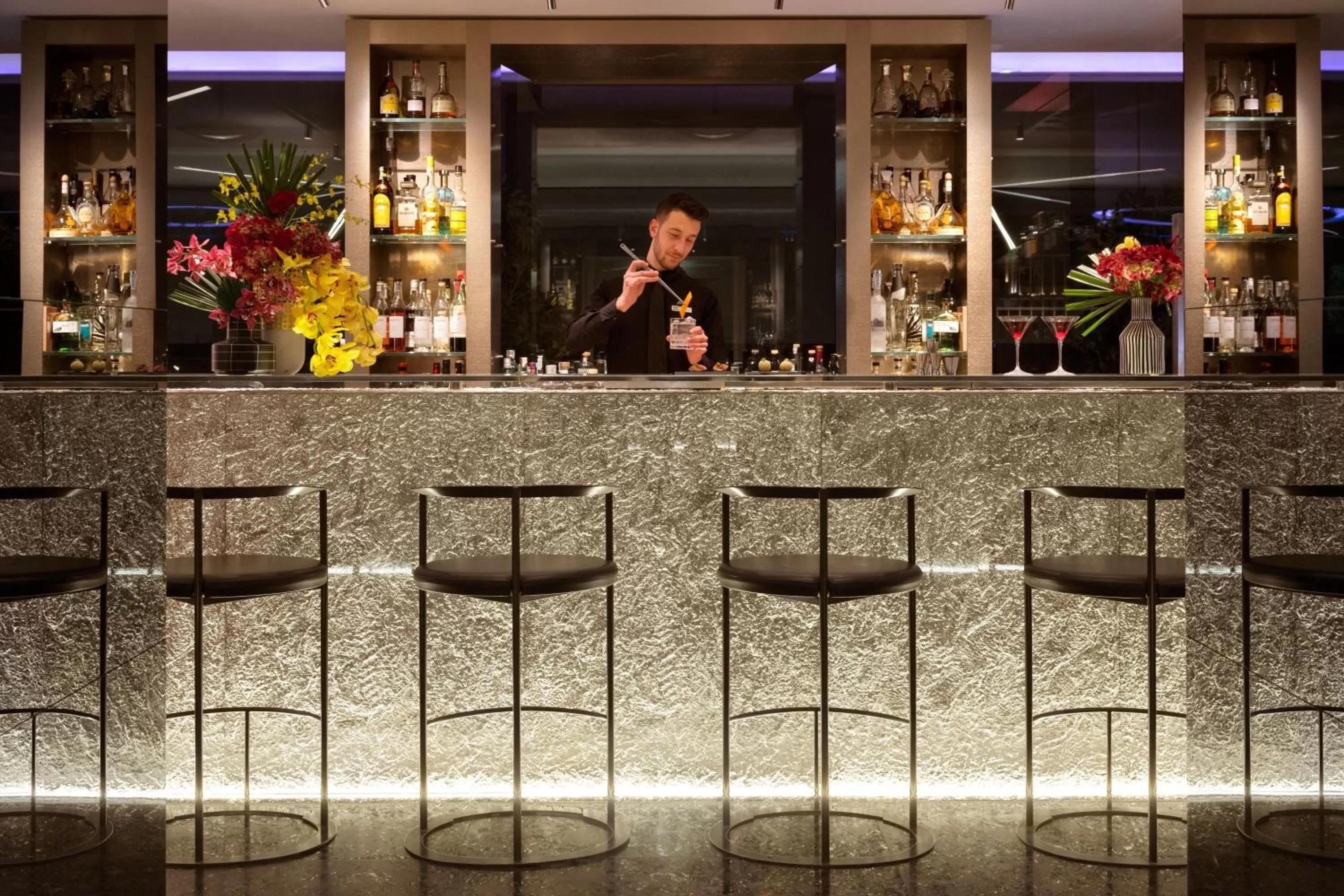 Lounge or bar in Excelsior Hotel Gallia, a Luxury Collection Hotel, Milan