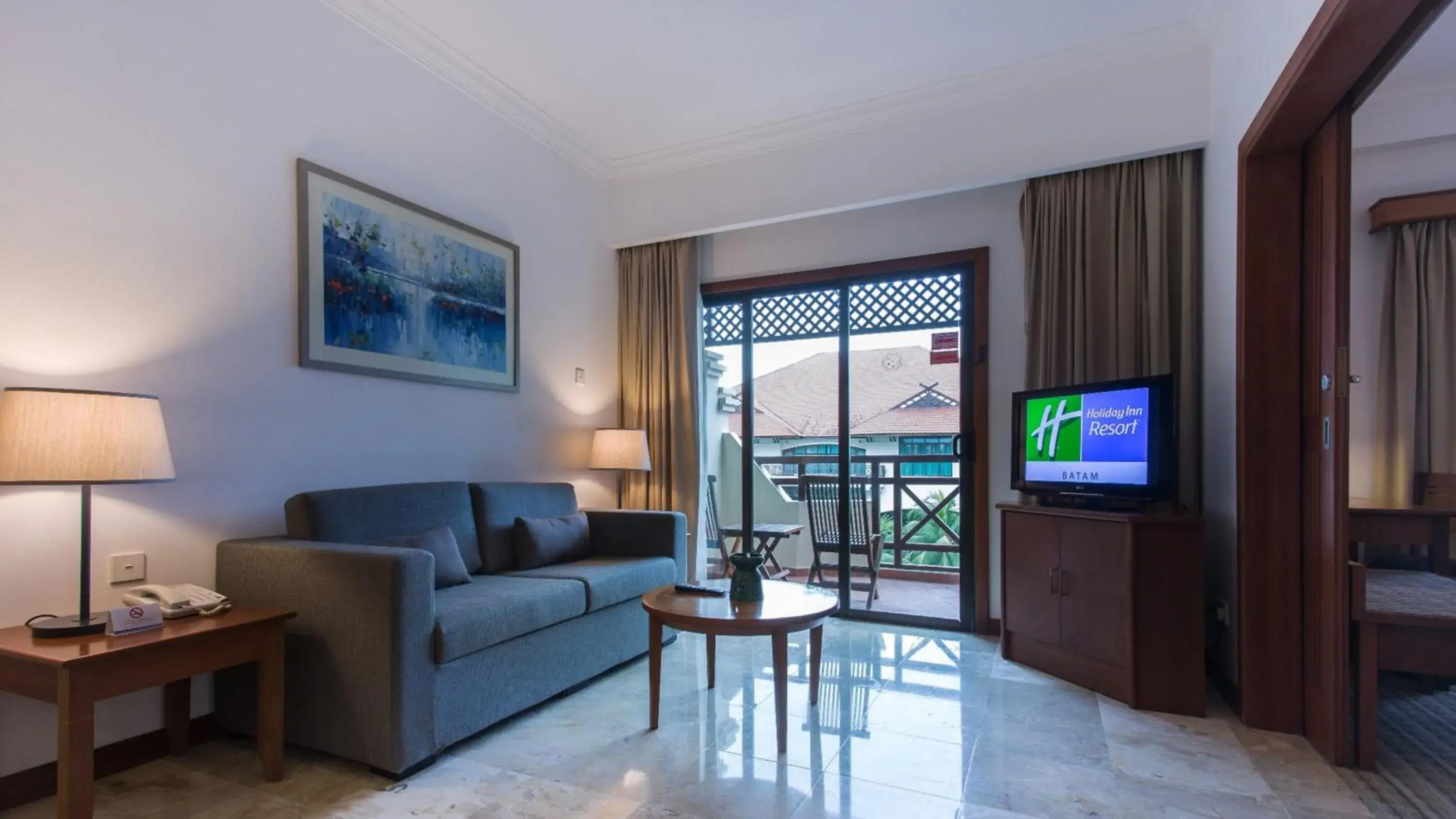 Photo of the whole room, Seating Area in Holiday Inn Resort Batam, an IHG Hotel