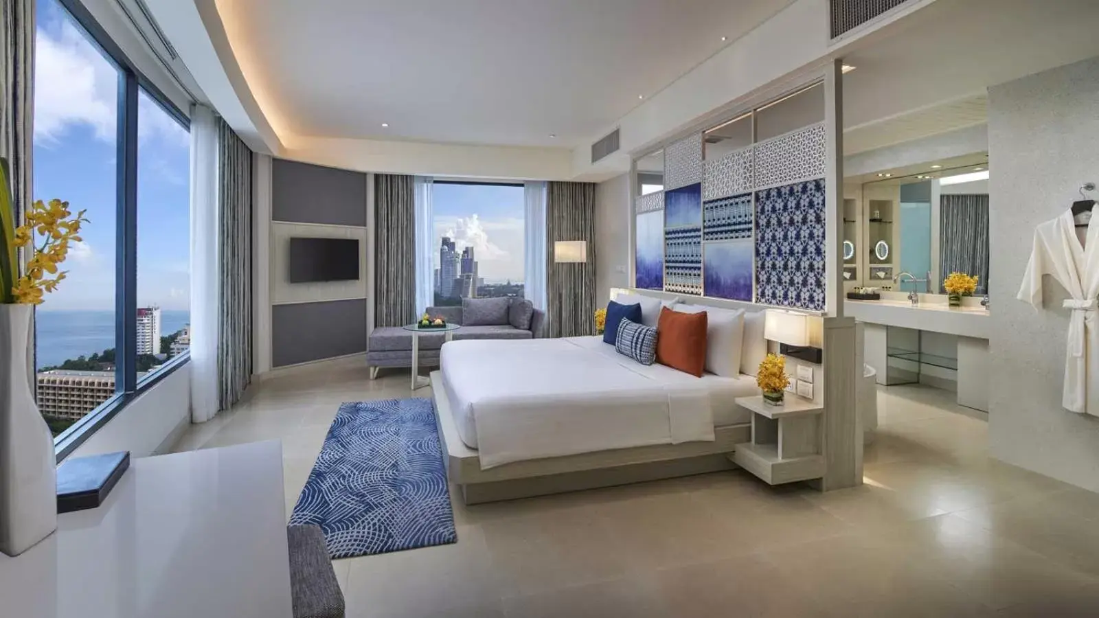 Grand Deluxe with Ocean View in Amari Pattaya