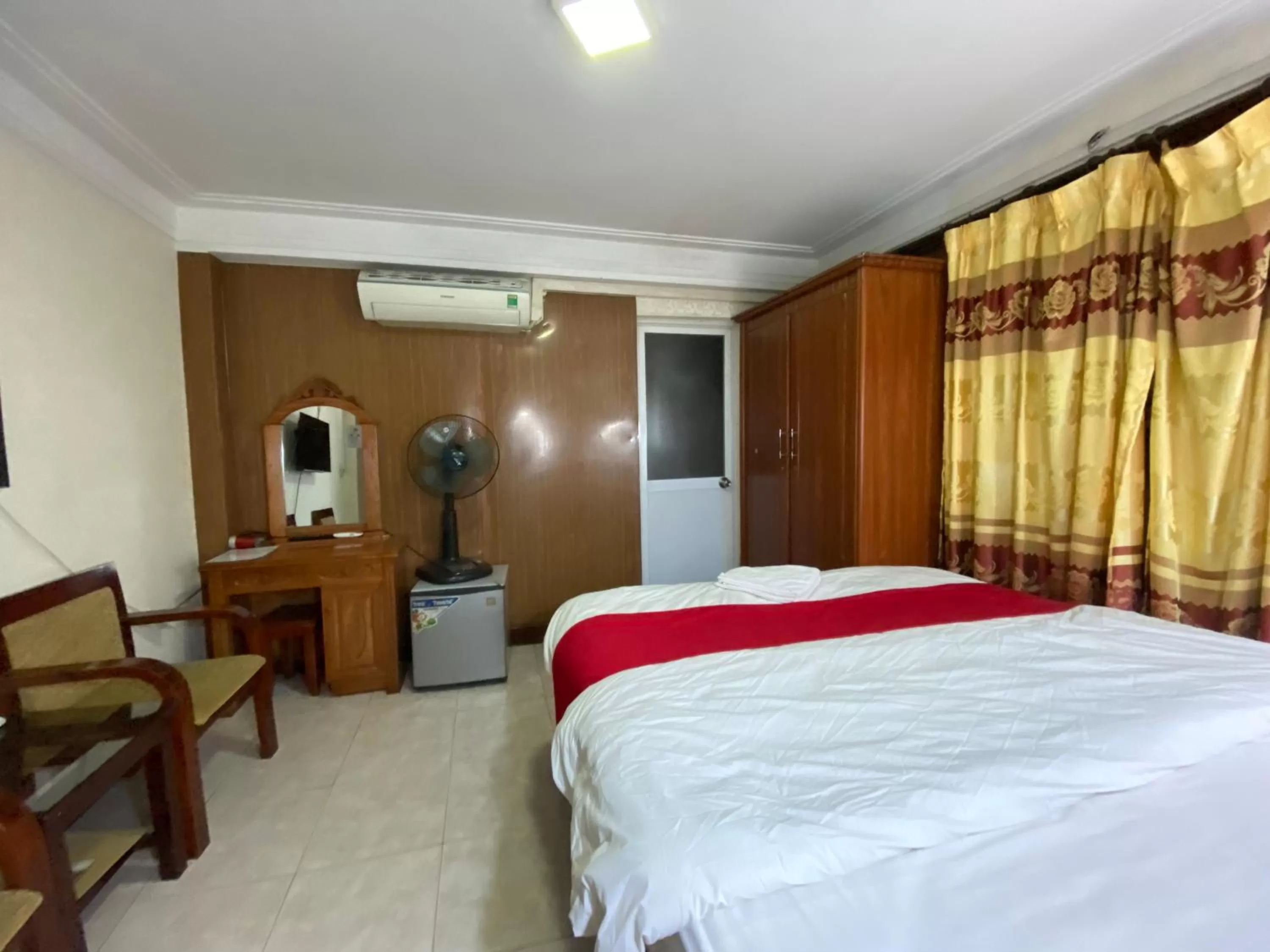 Photo of the whole room, Bed in Sophie hotel