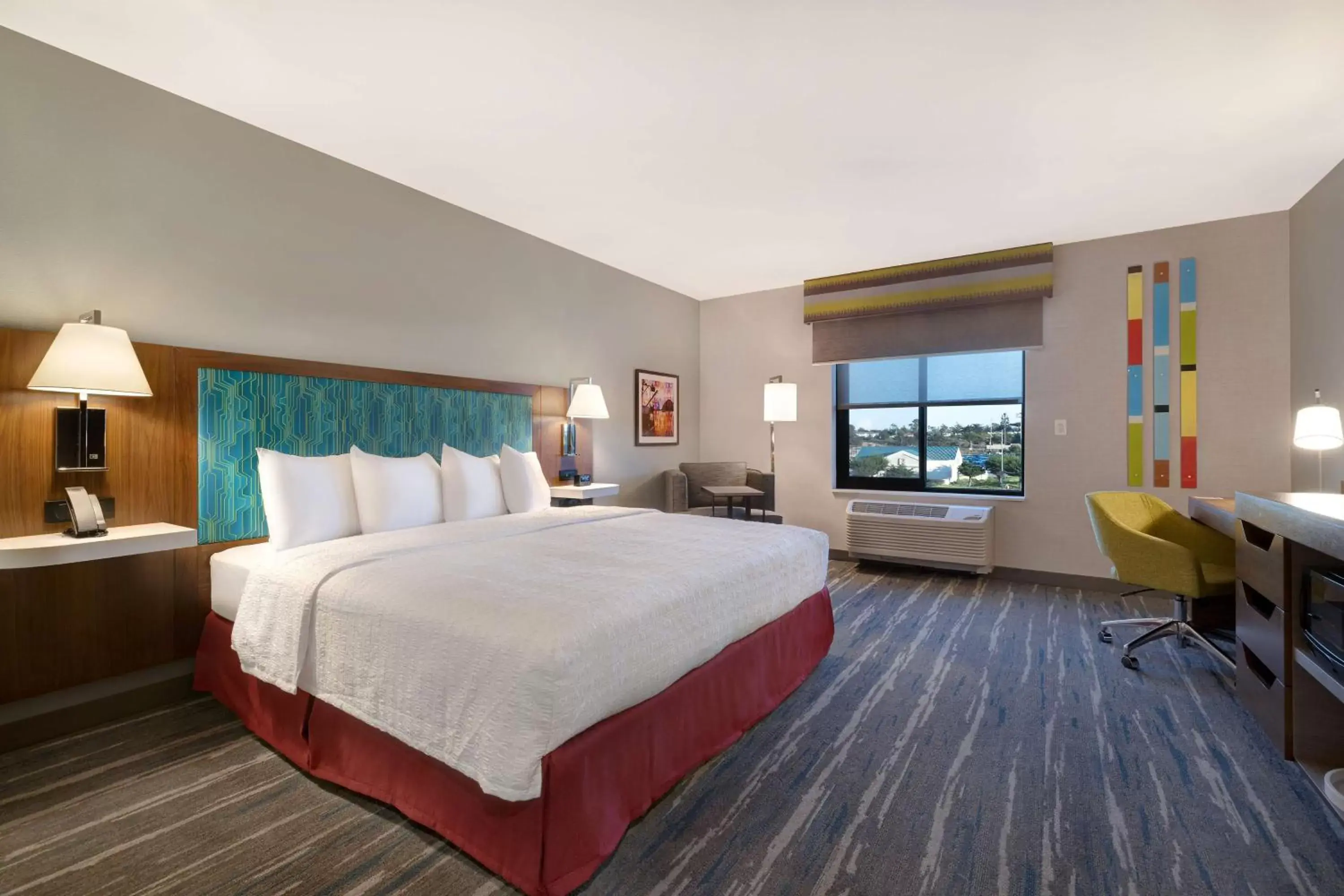 Bedroom in Hampton Inn & Suites Marina