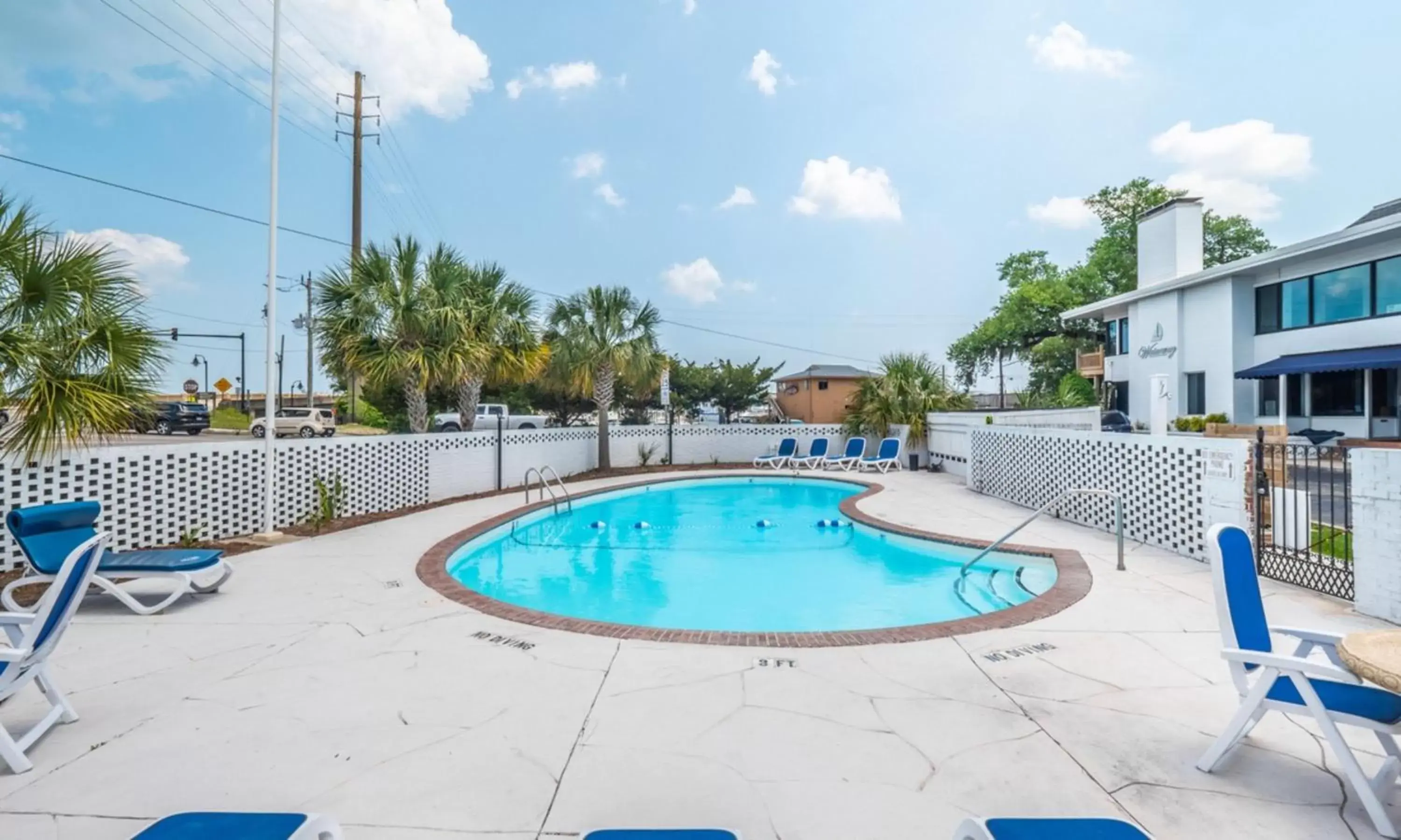 Swimming Pool in The Waterway Pet Friendly by Carolina Retreats