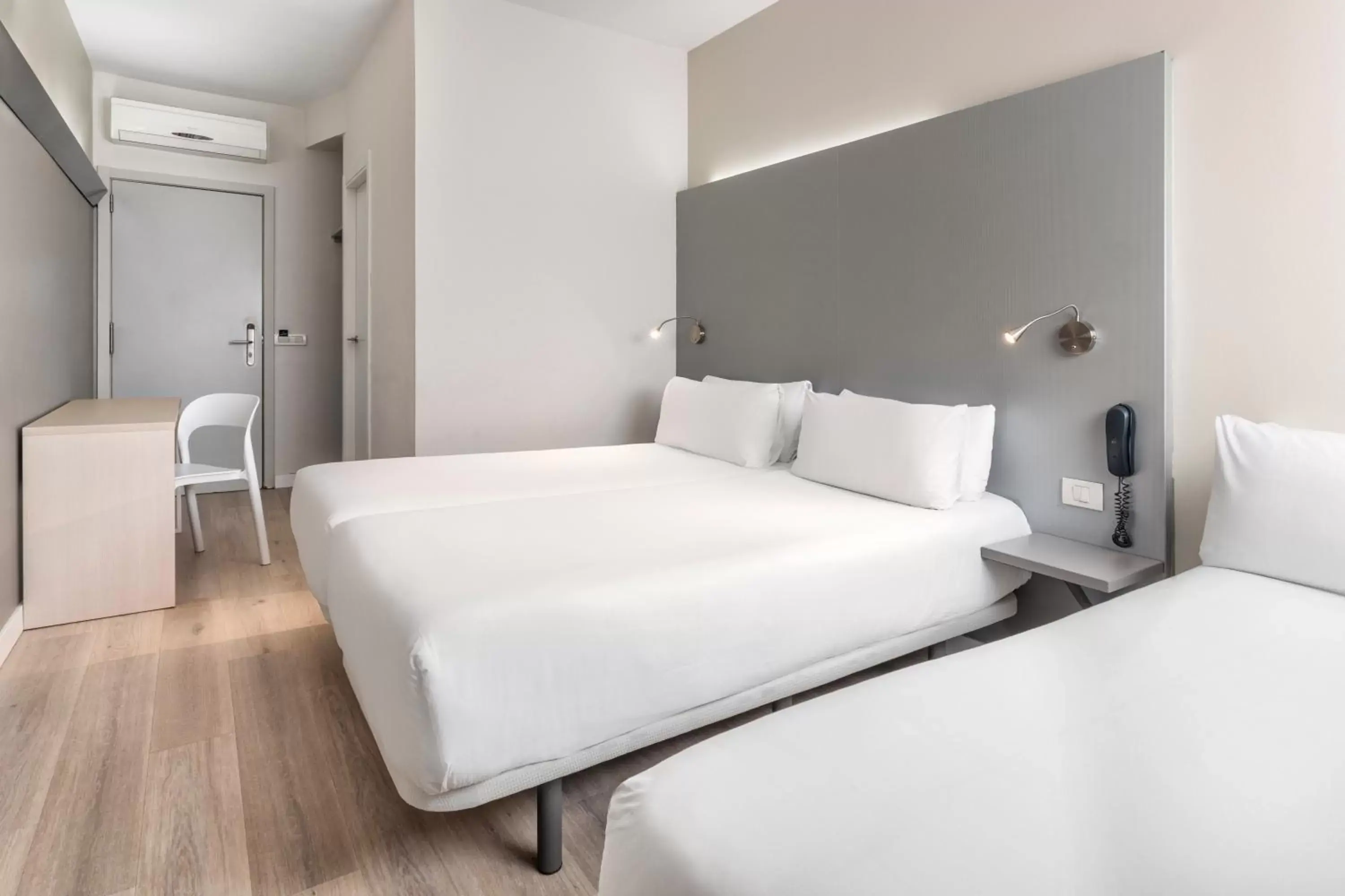 Bed in B&B HOTEL Barcelona Mollet