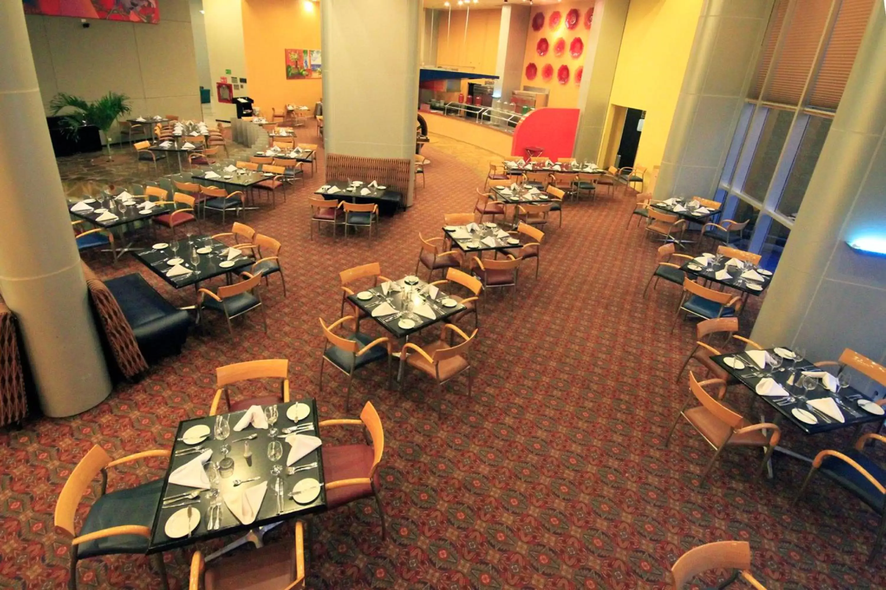 Restaurant/Places to Eat in Holiday Inn Monterrey-Parque Fundidora, an IHG Hotel