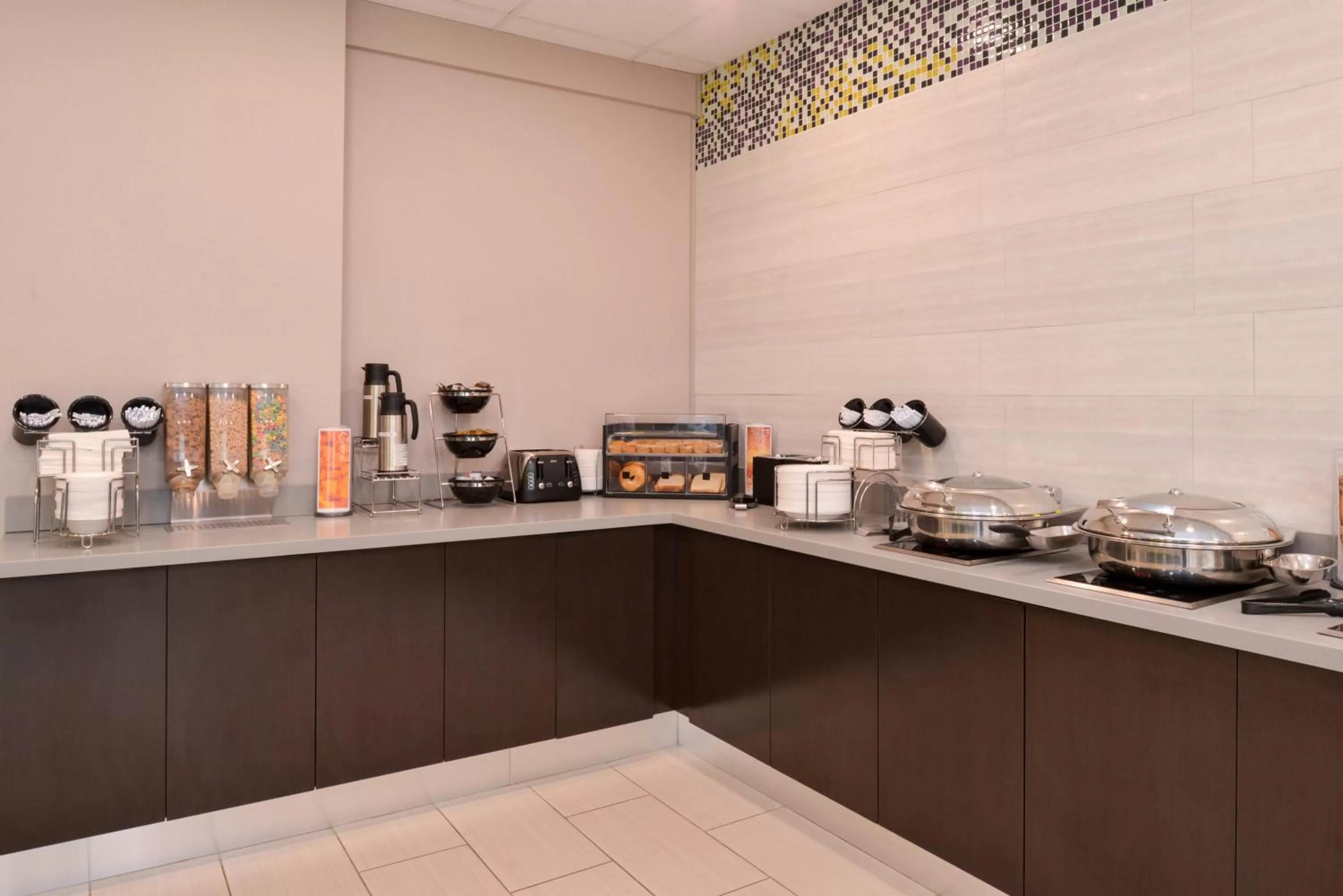 Breakfast in La Quinta by Wyndham Indianapolis South