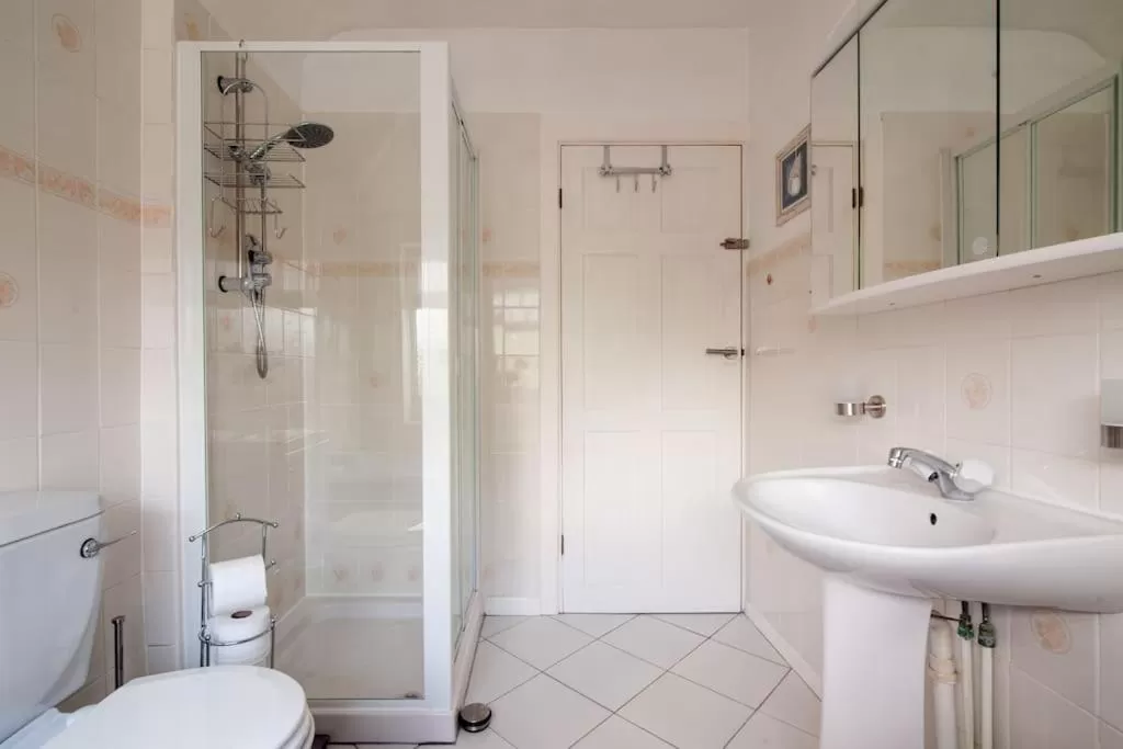 Shower in Comfortable rooms